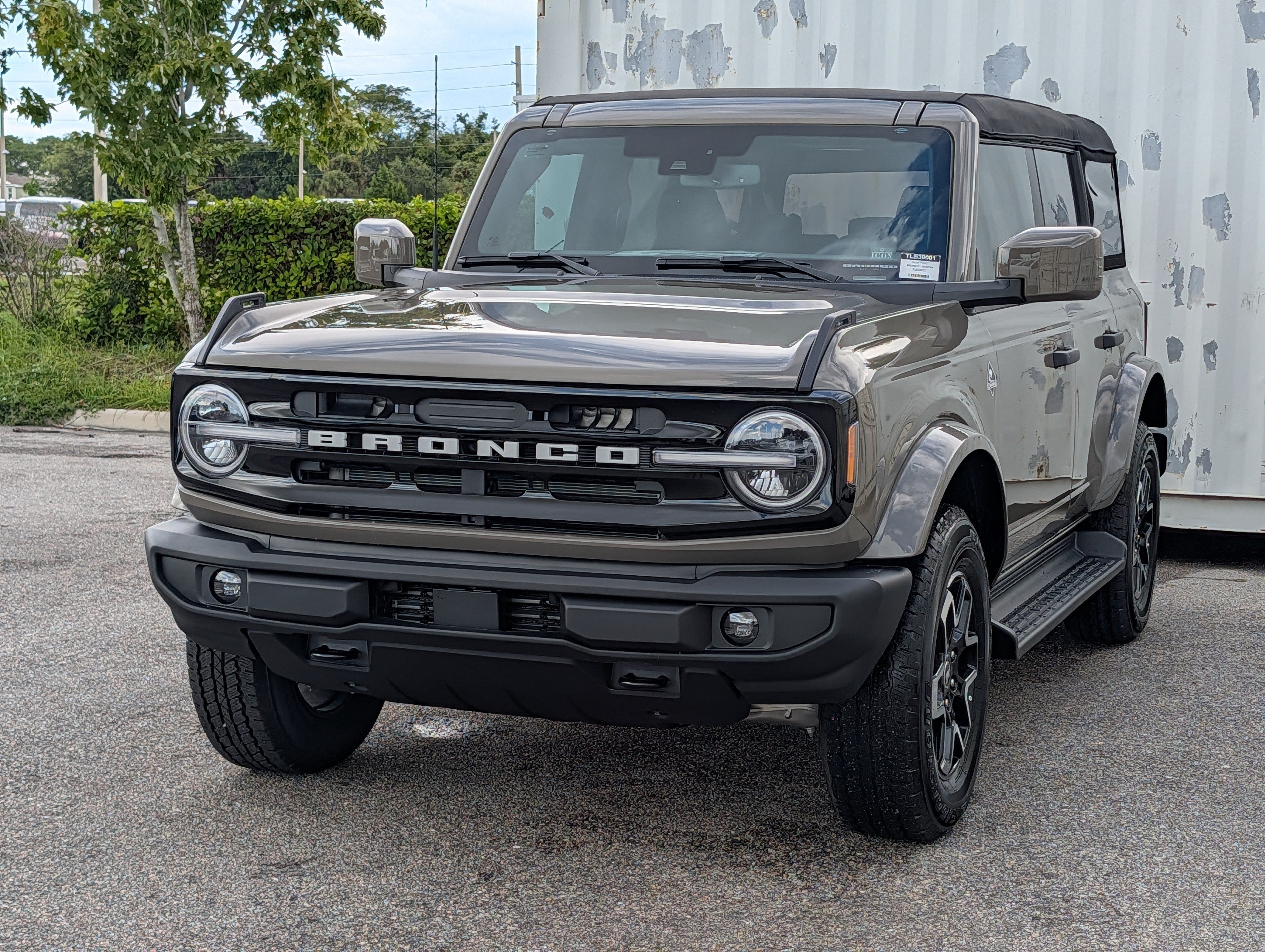 2026 Ford Bronco Outer Banks