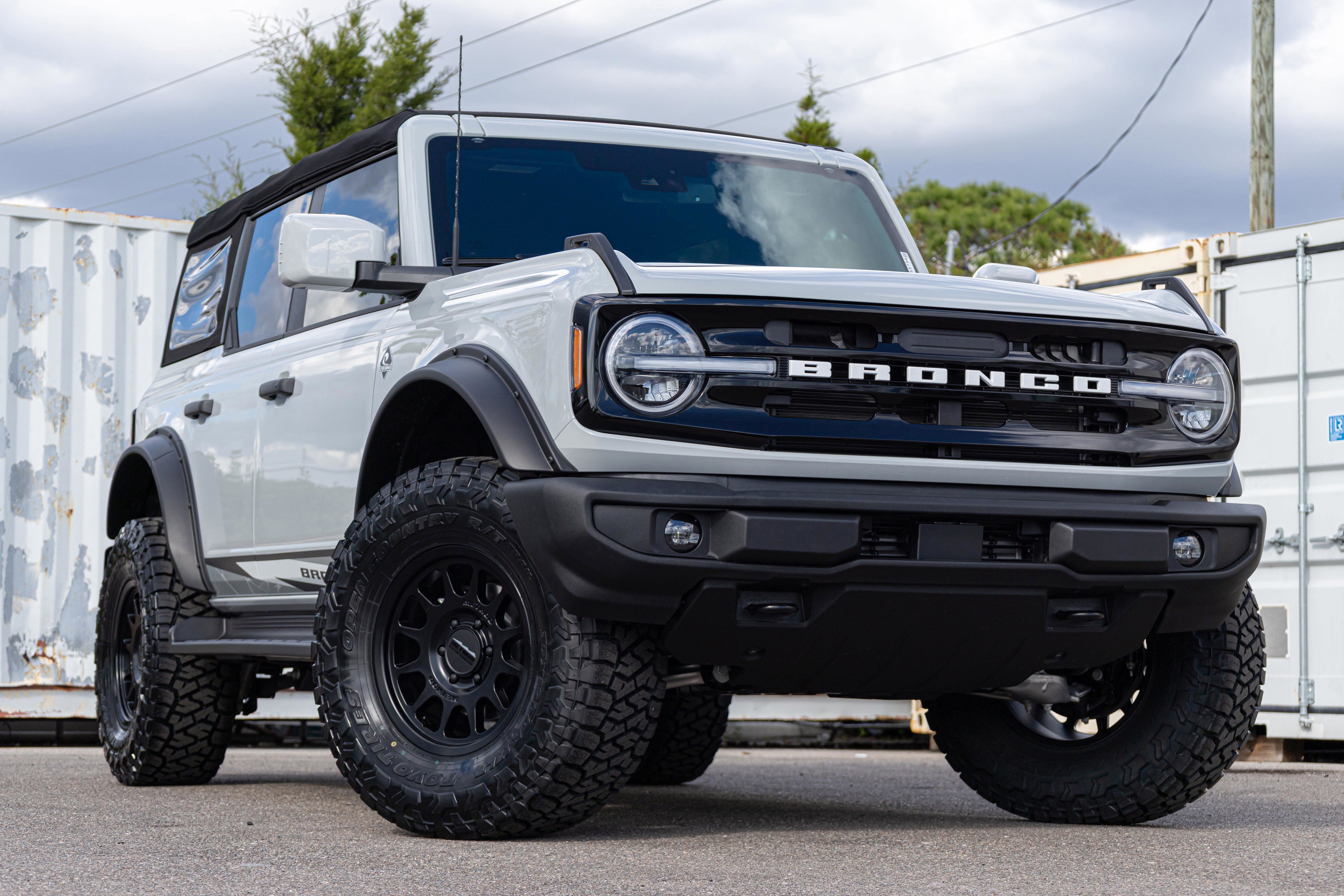 2026 Ford Bronco Outer Banks