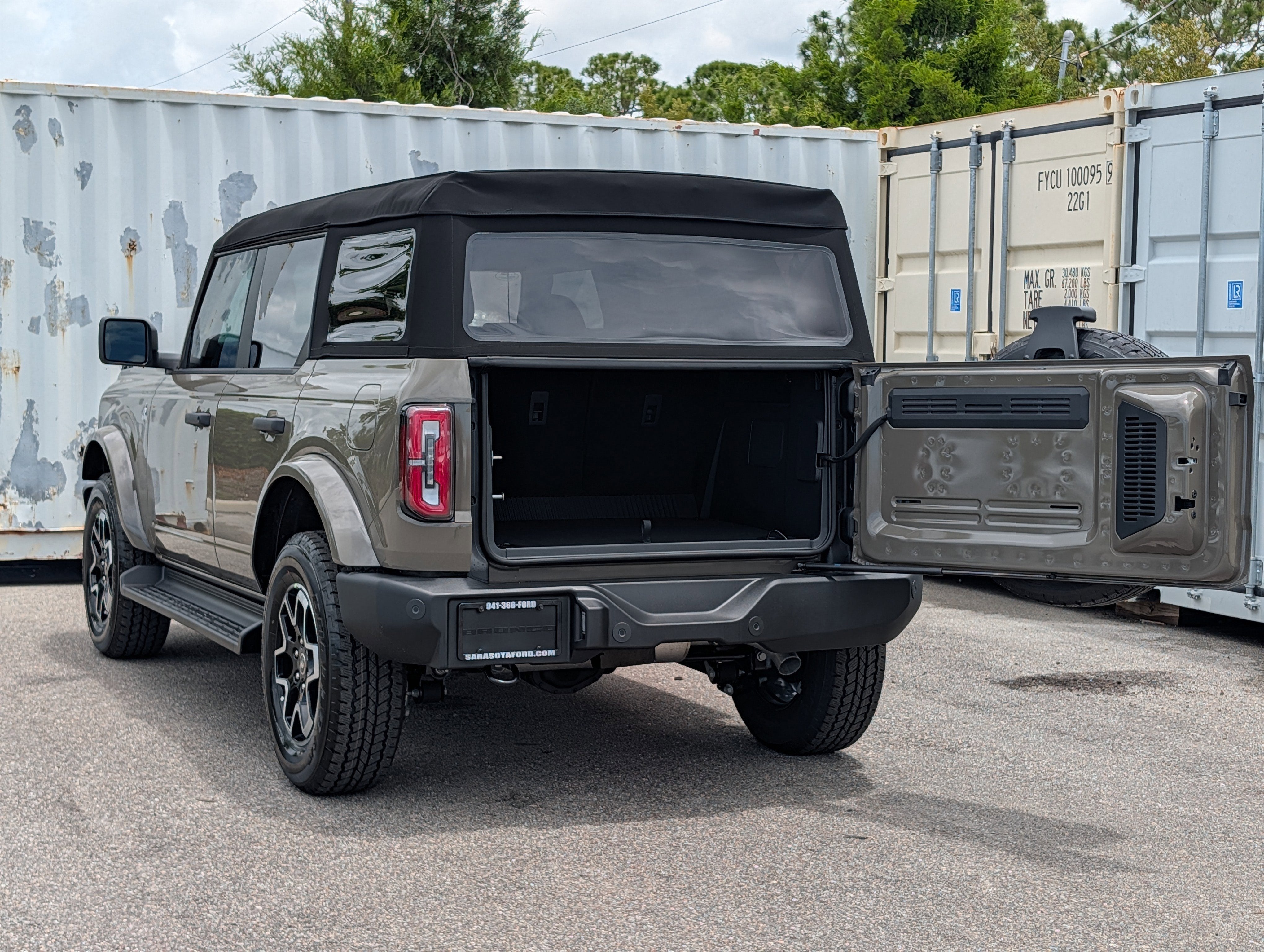 2026 Ford Bronco Outer Banks