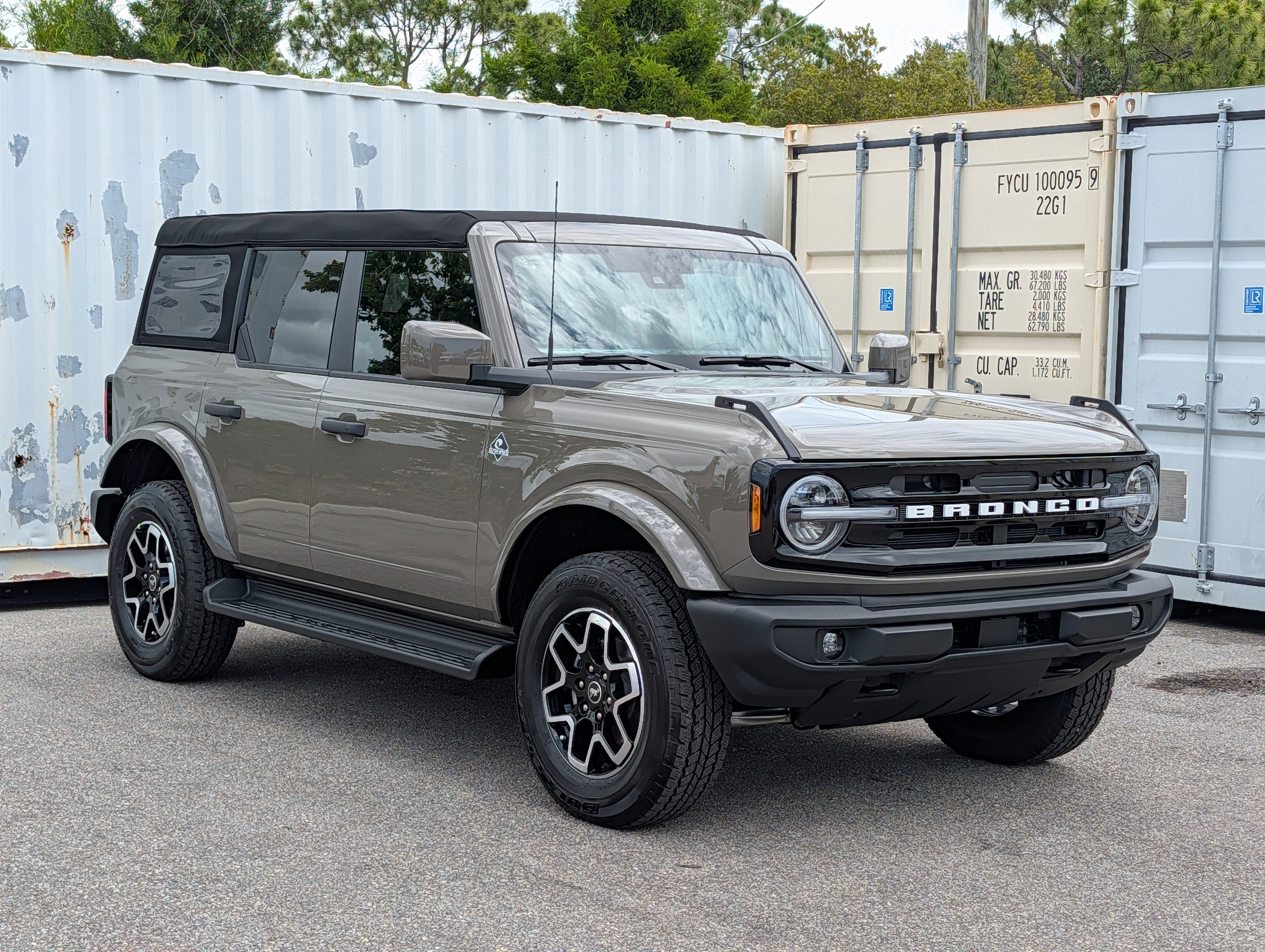2026 Ford Bronco Outer Banks