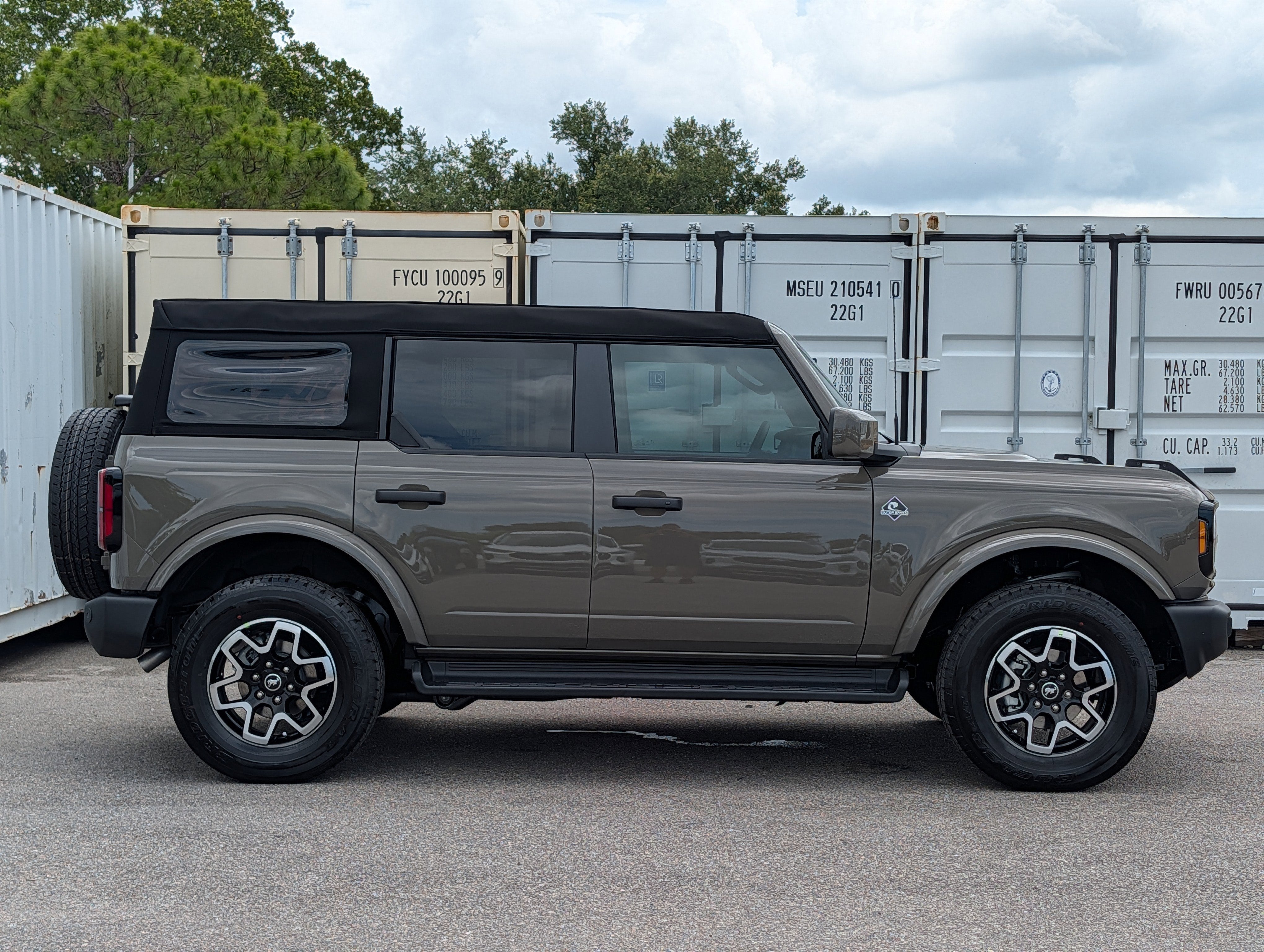 2026 Ford Bronco Outer Banks