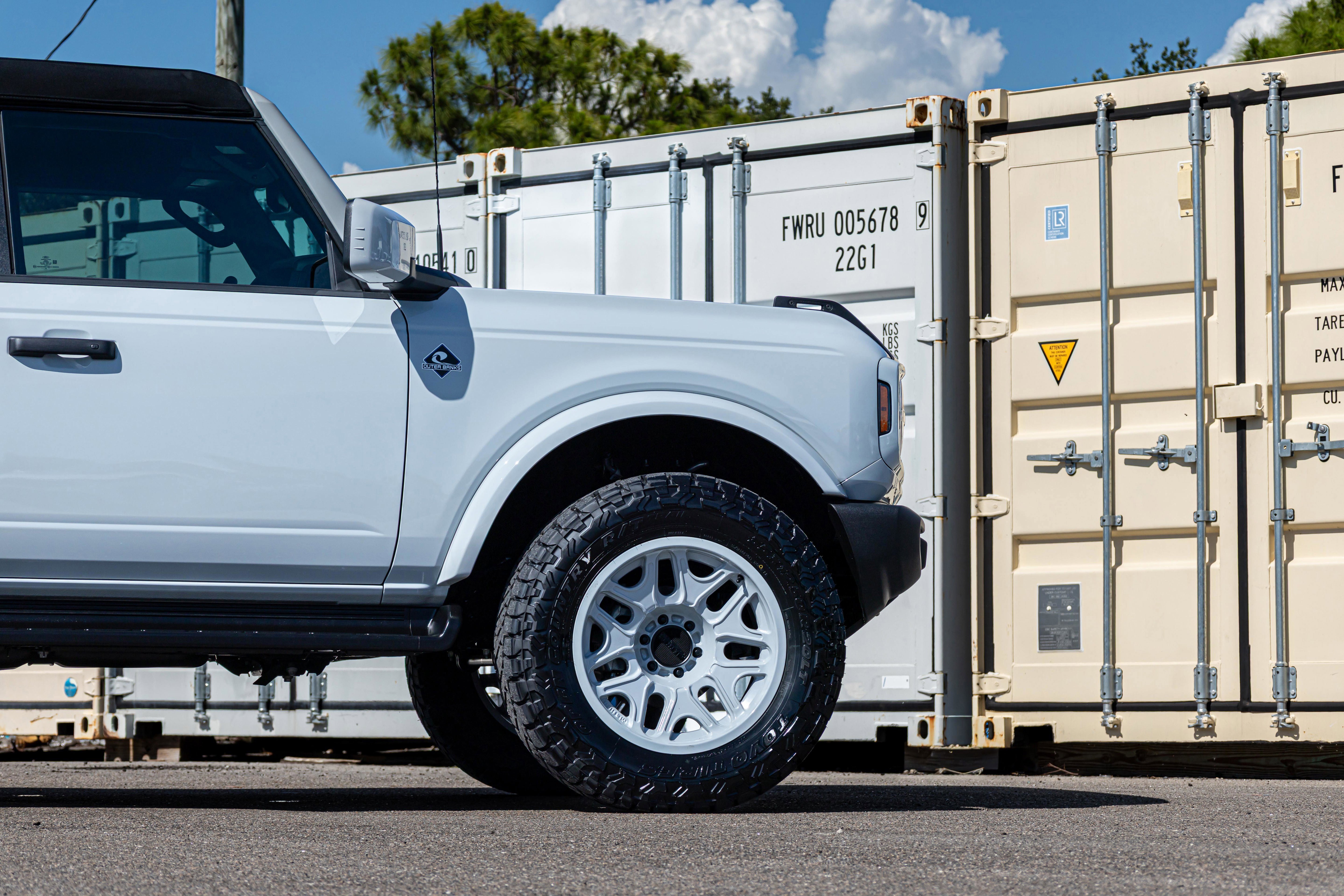2026 Ford Bronco Outer Banks