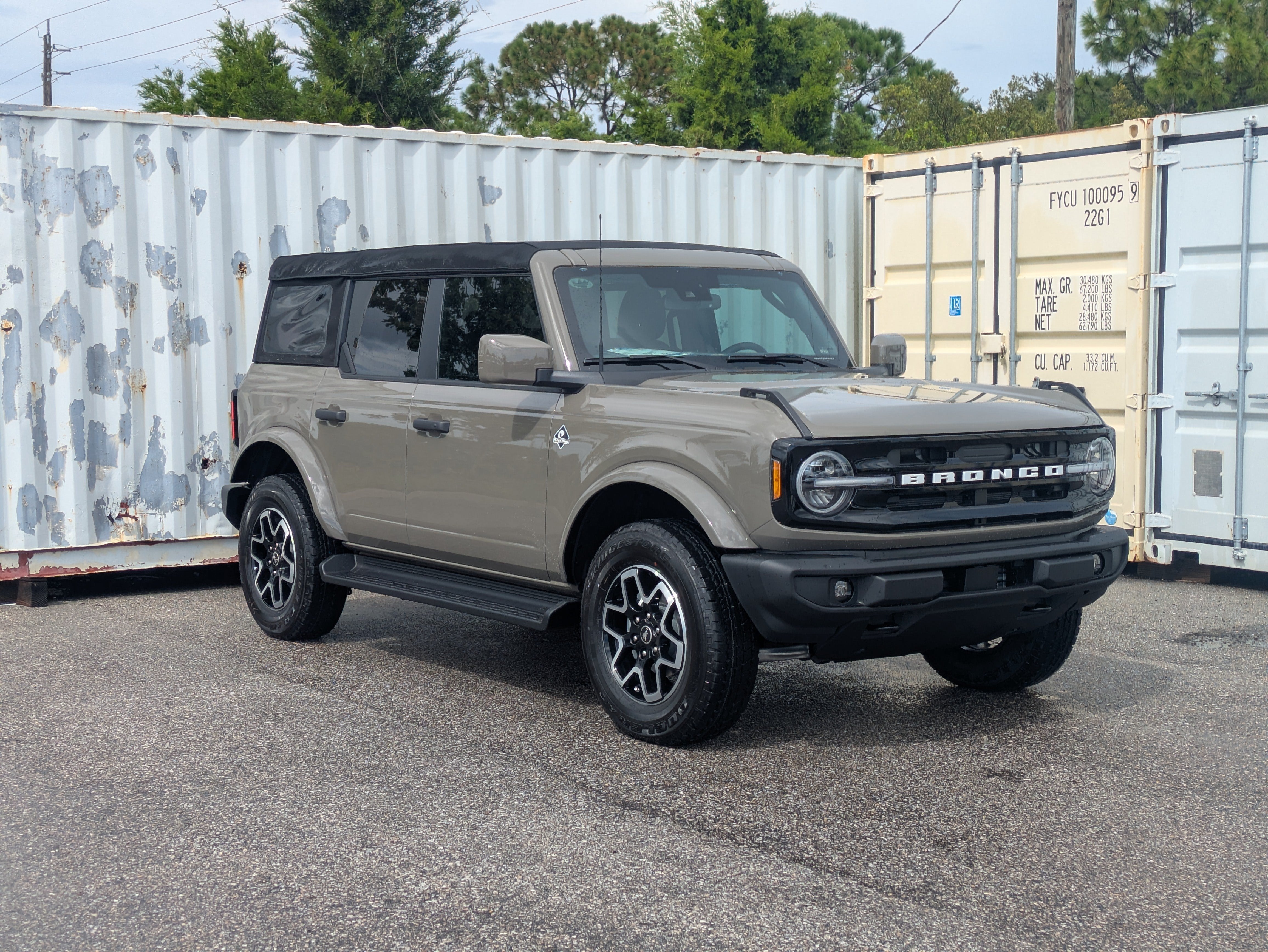 2026 Ford Bronco Outer Banks
