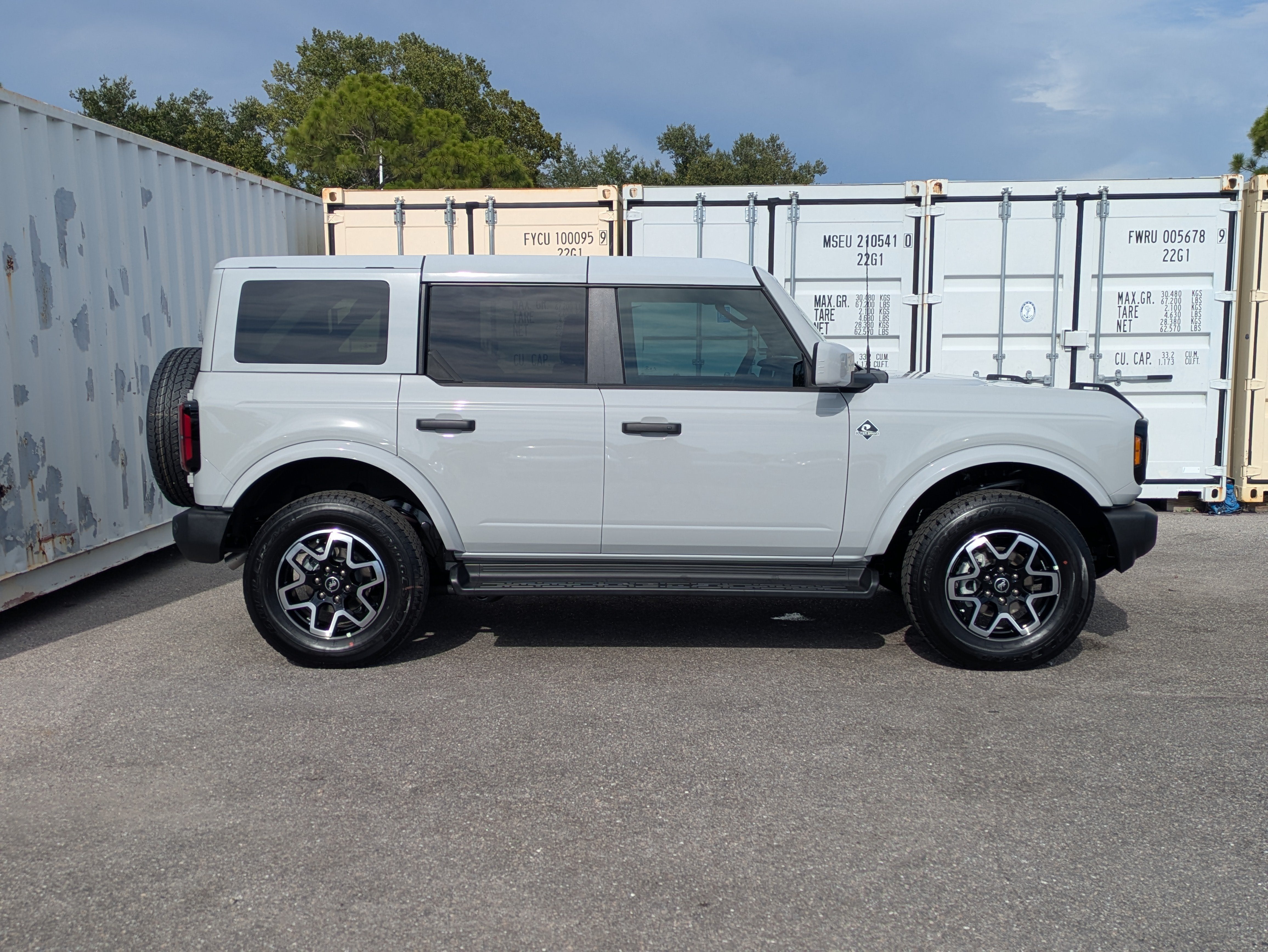 2026 Ford Bronco Outer Banks
