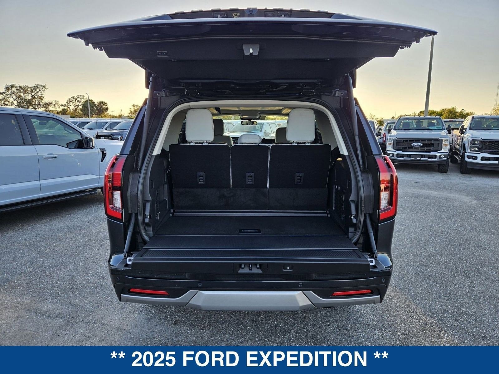 2025 Ford Expedition Platinum