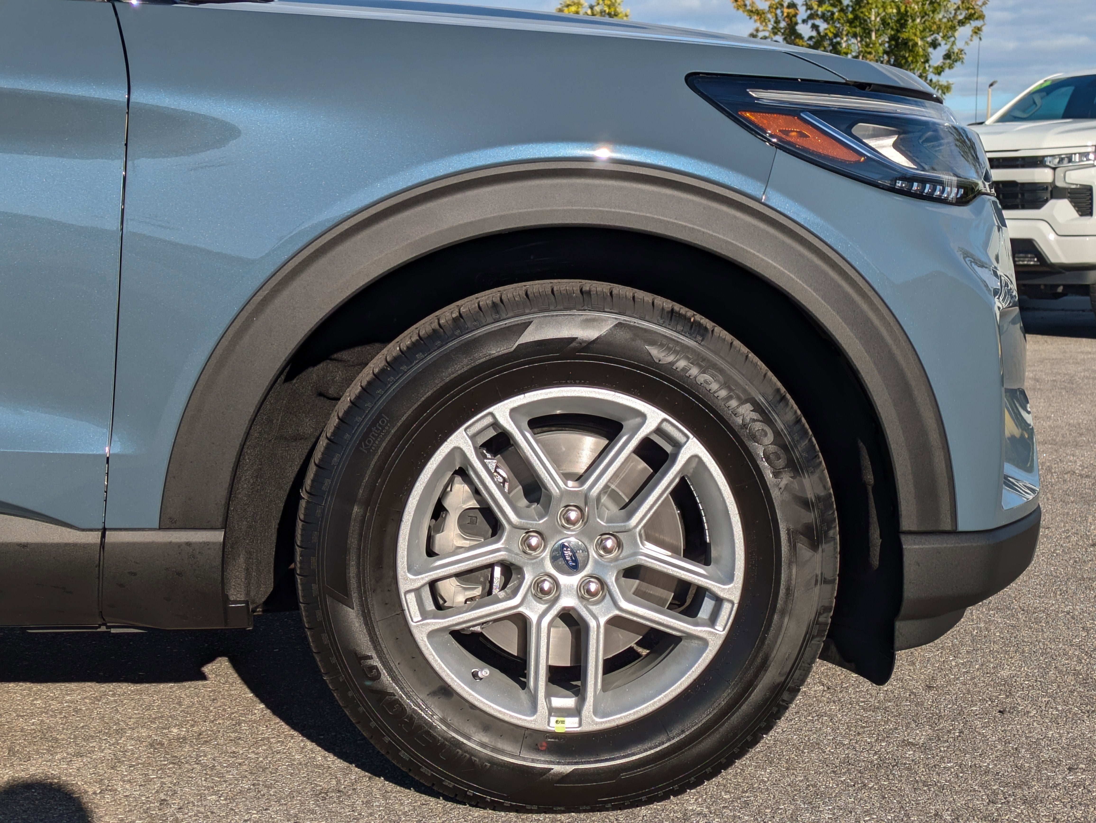 2026 Ford Explorer Active (100A)