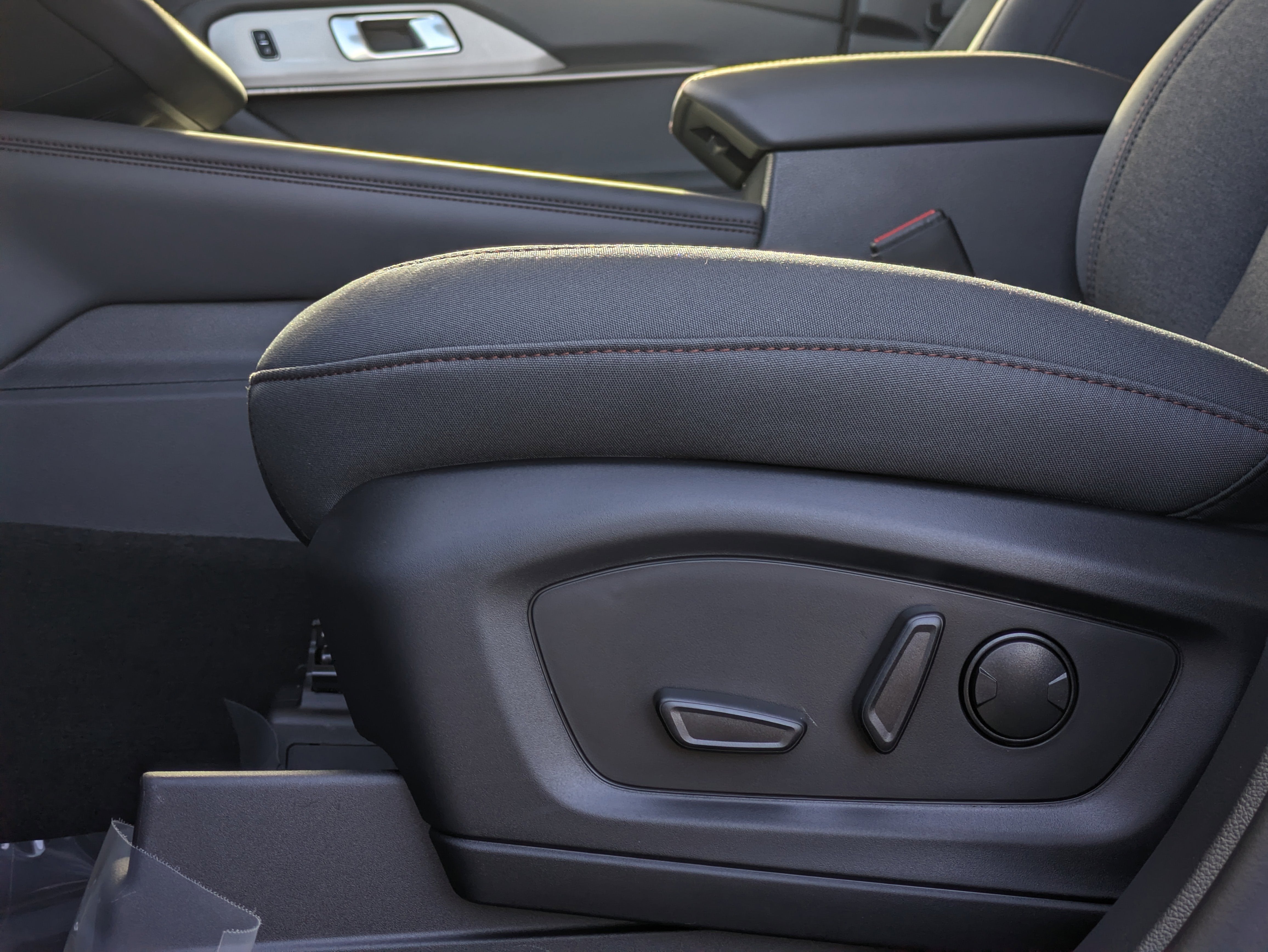 2026 Ford Explorer Active (200A)