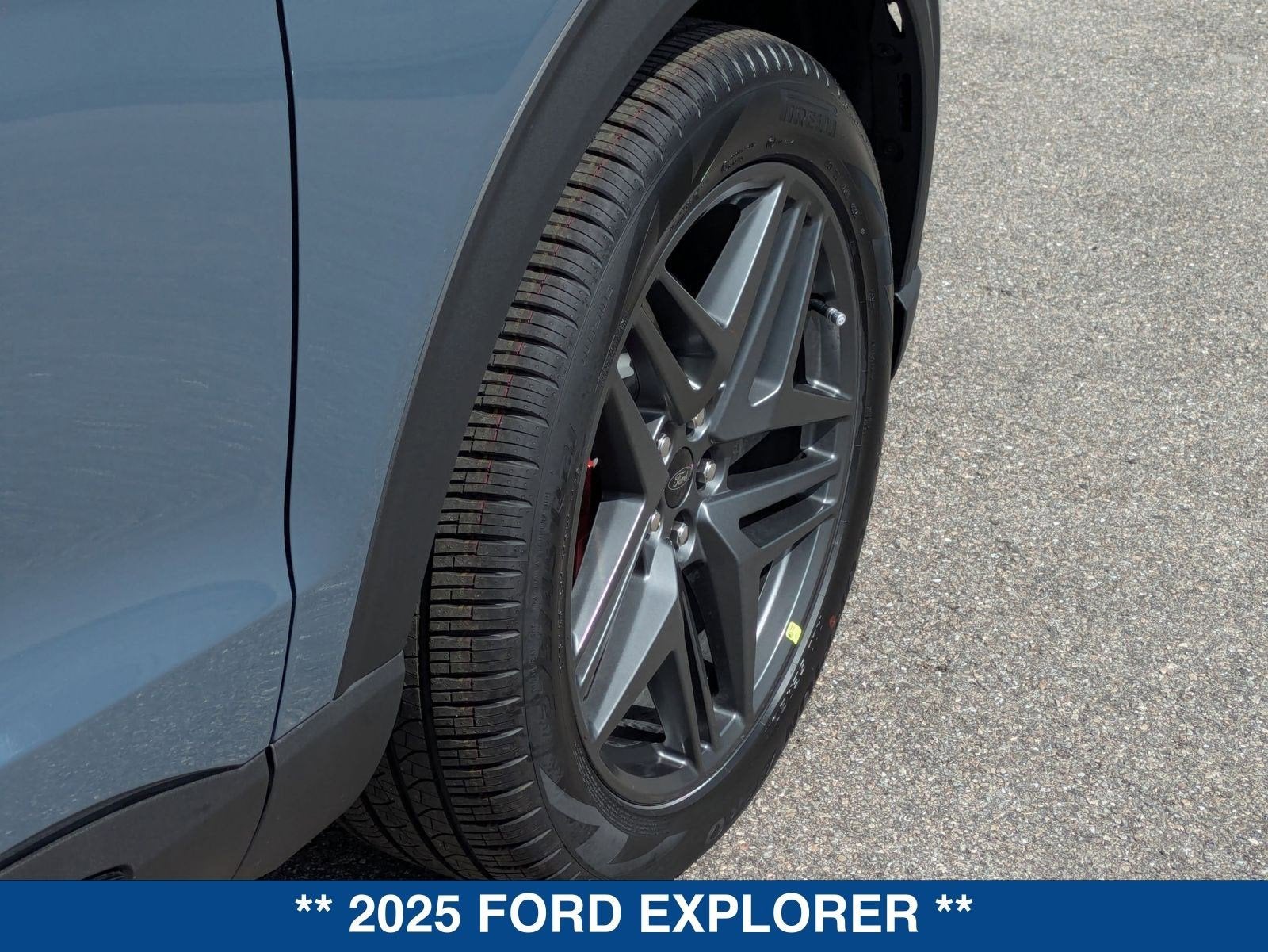 2025 Ford Explorer ST-Line