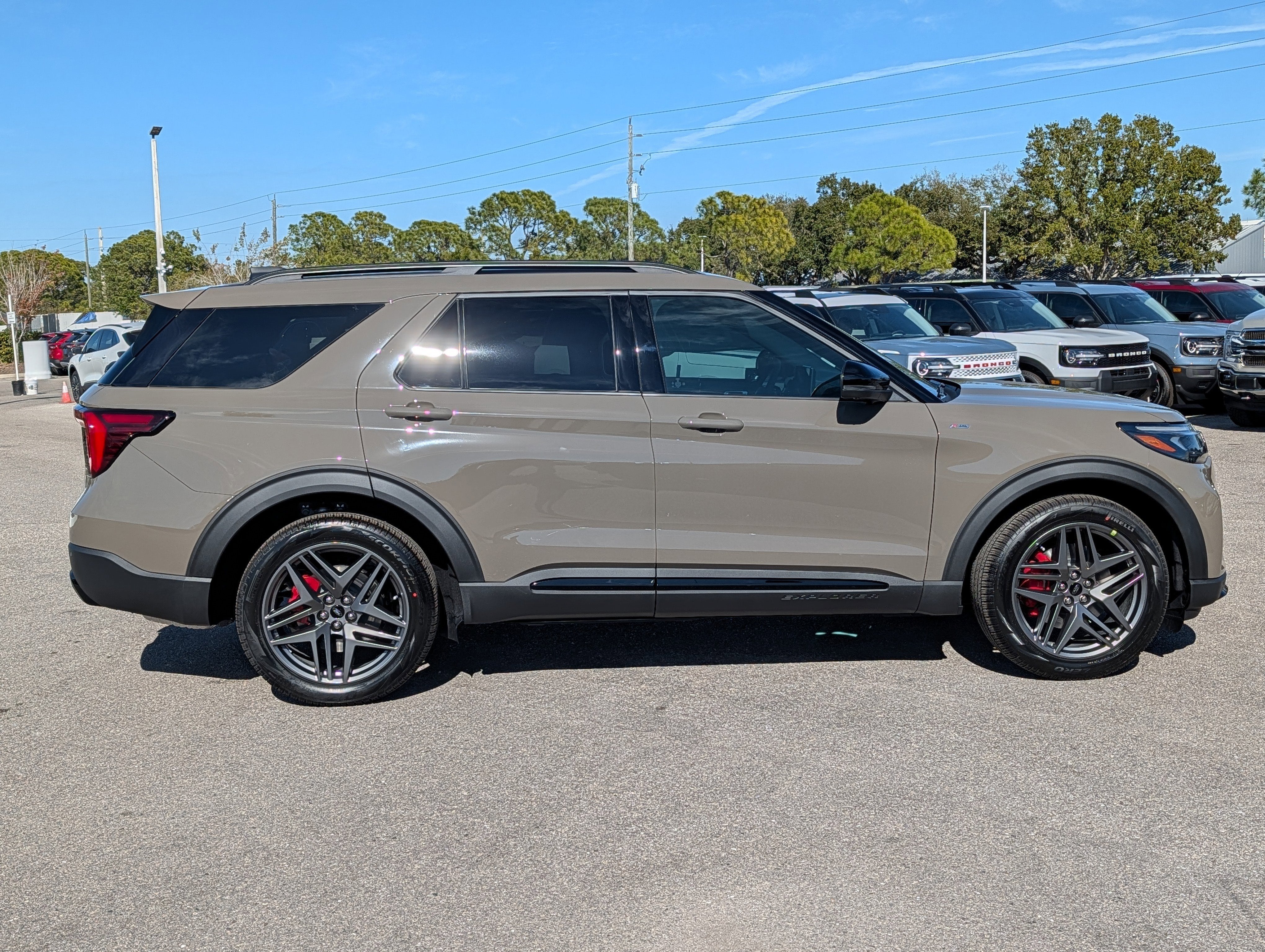 2026 Ford Explorer ST-Line