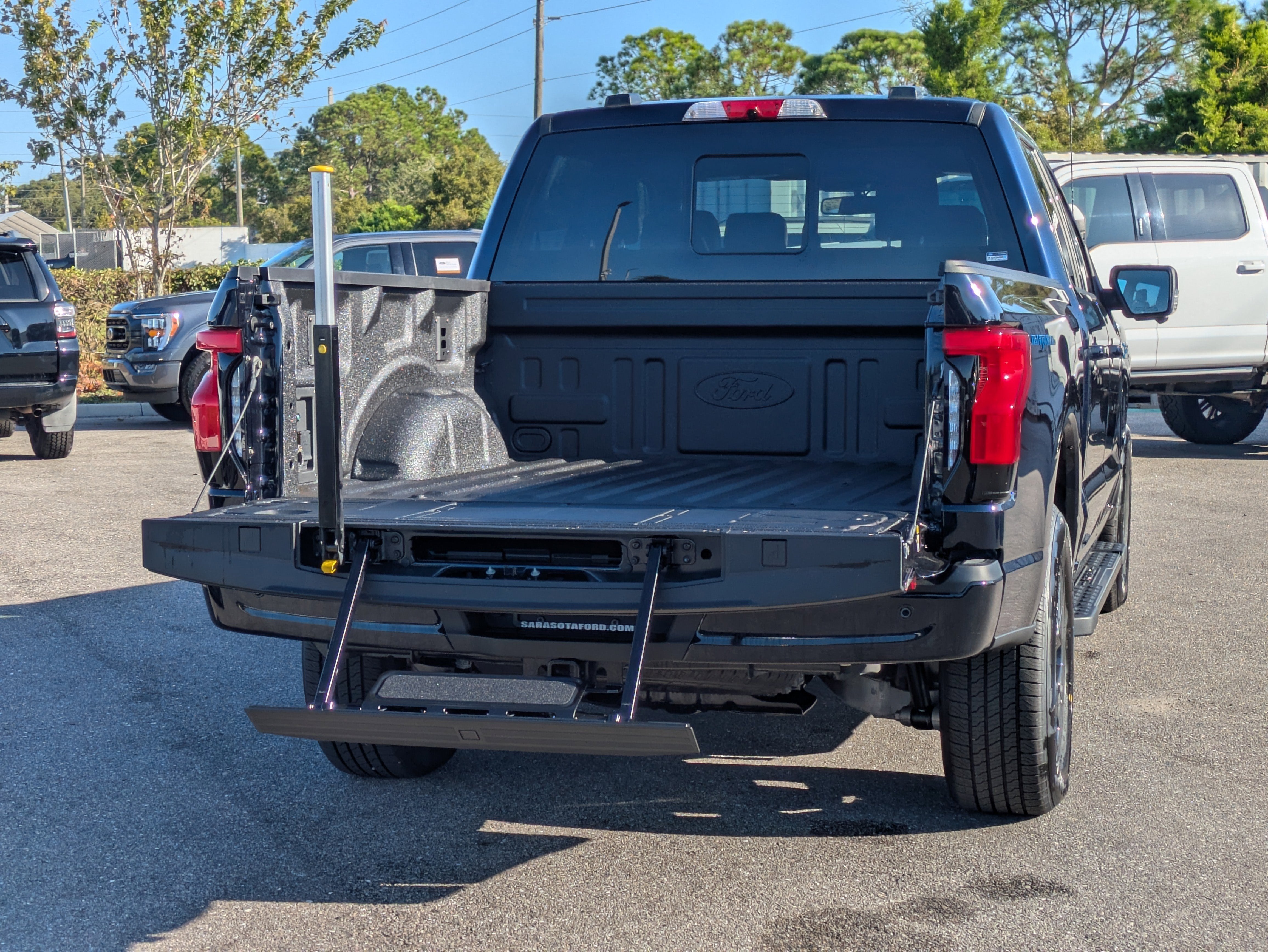 2025 Ford F-150 Lightning Lariat