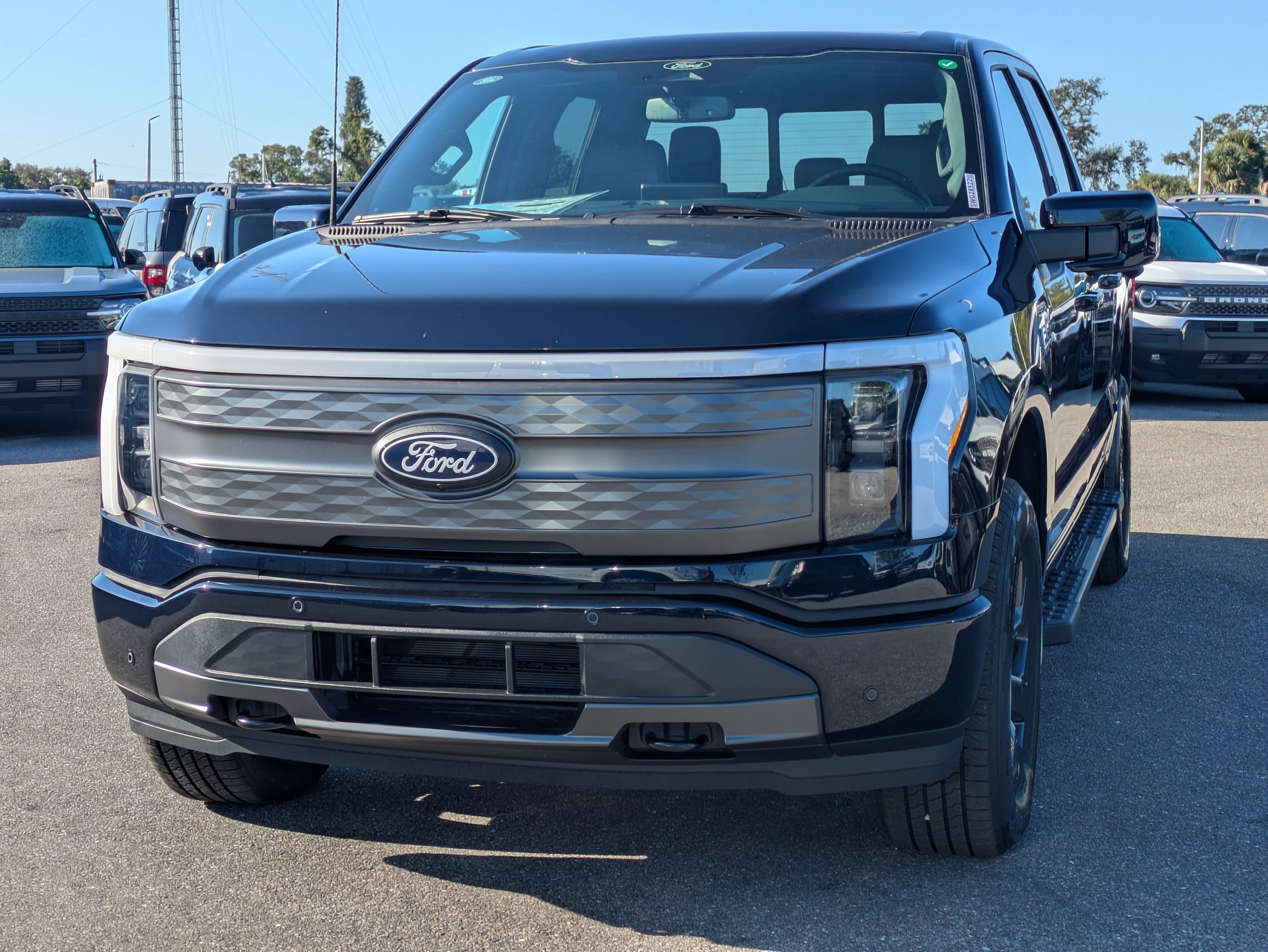 2025 Ford F-150 Lightning Lariat