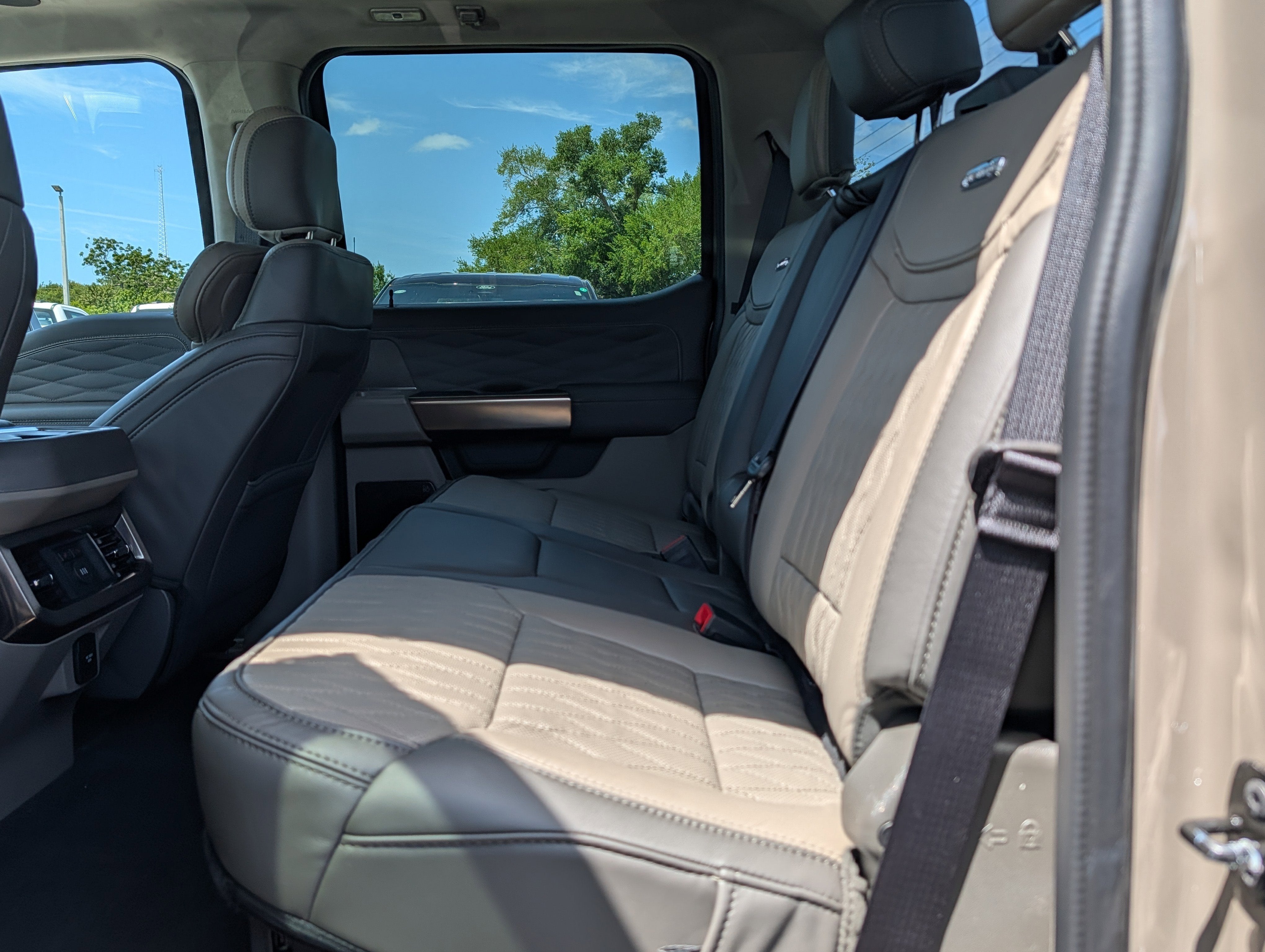 2026 Ford SUPER DUTY F-250 Platinum