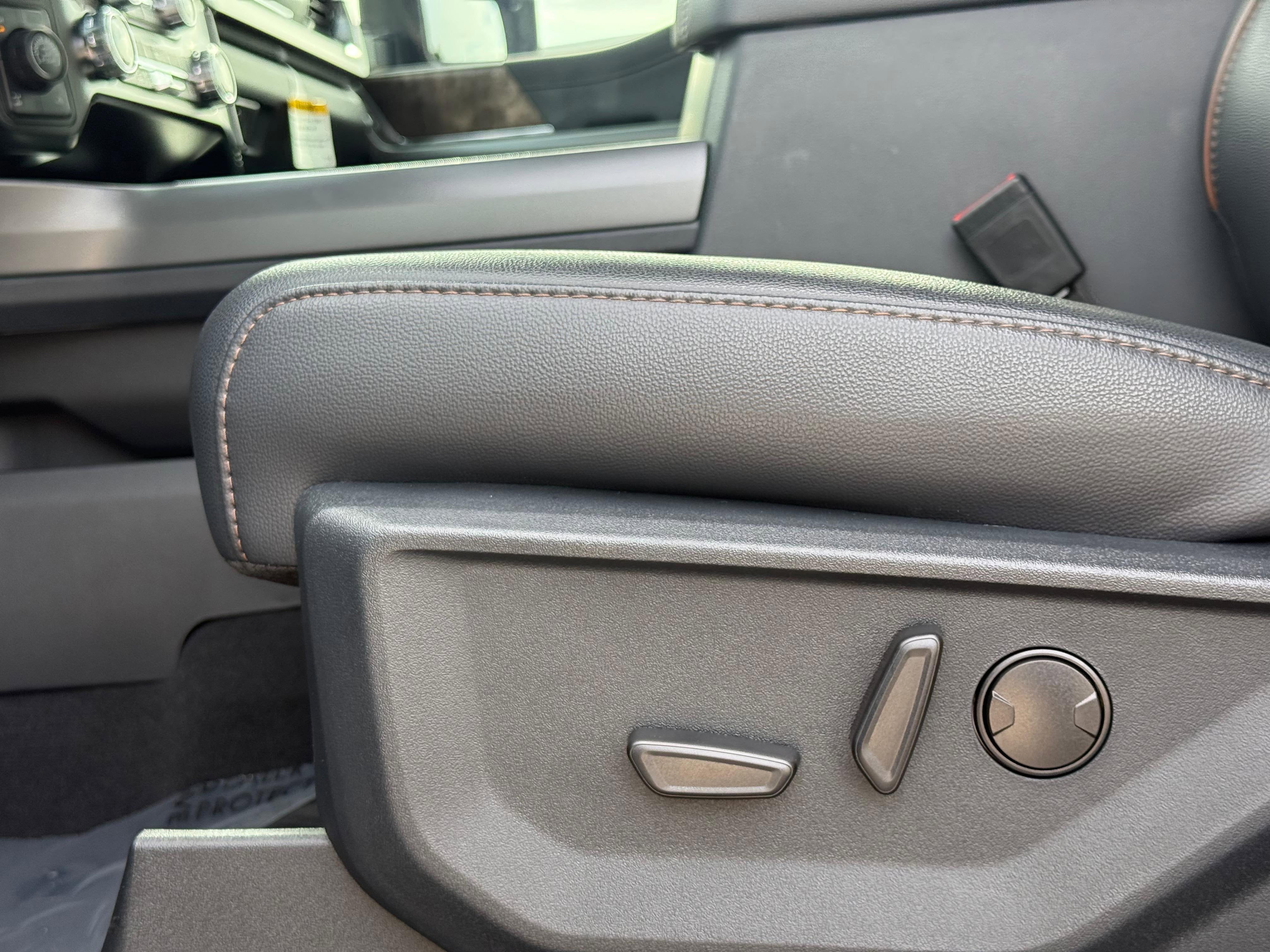 2025 Ford SUPER DUTY F-250 Lariat