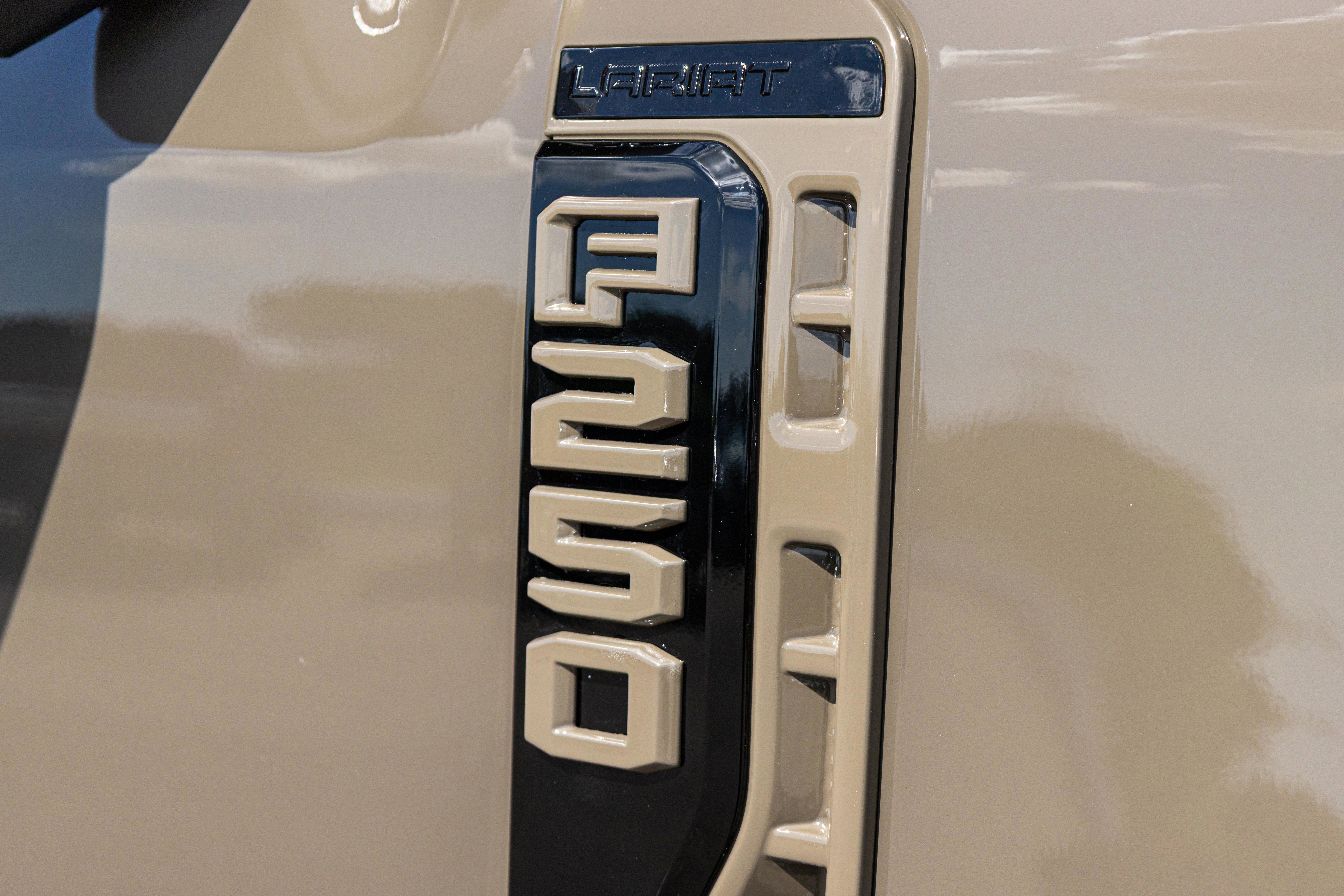 2026 Ford SUPER DUTY F-250 Lariat