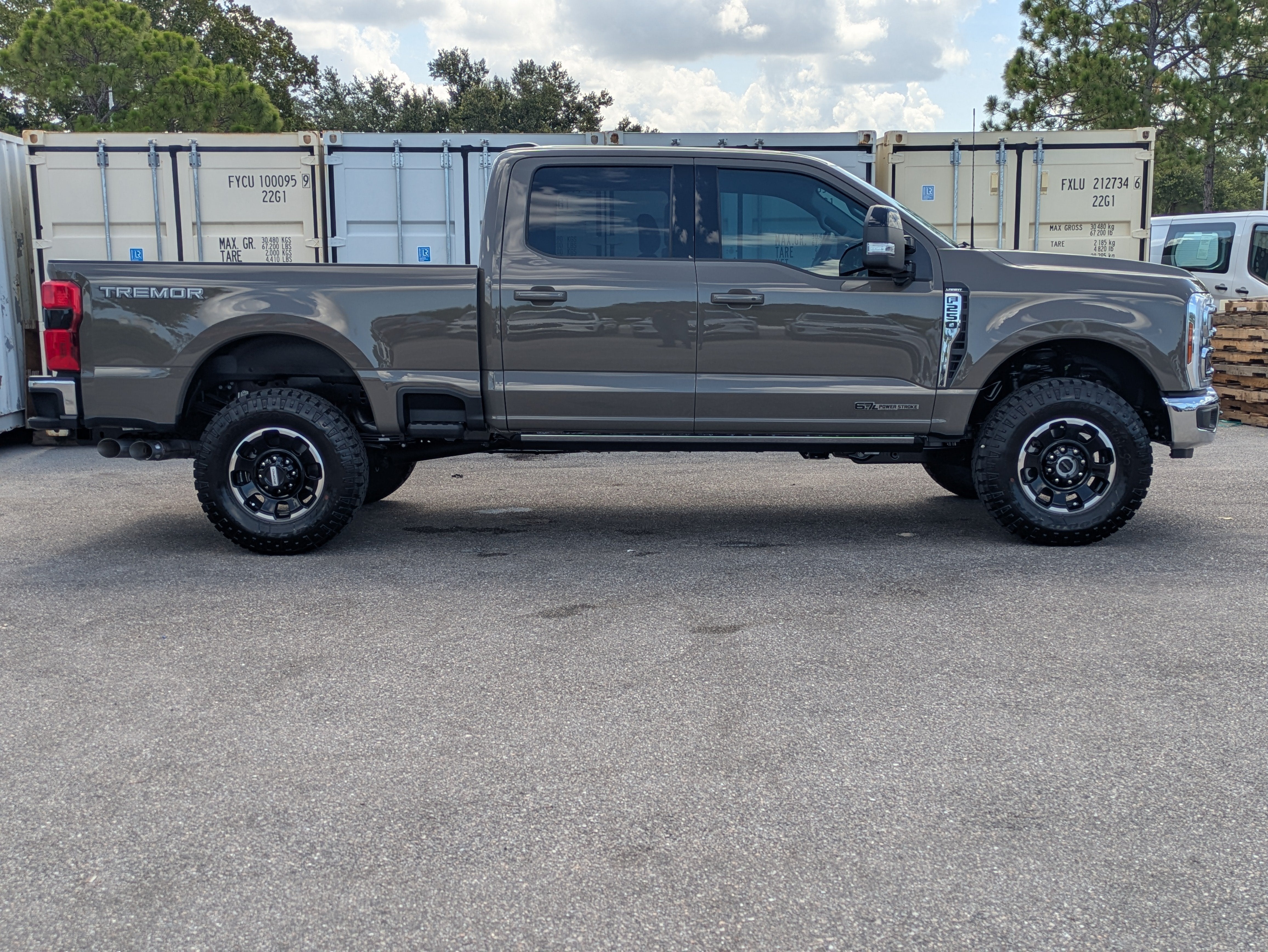 2026 Ford SUPER DUTY F-250 Lariat