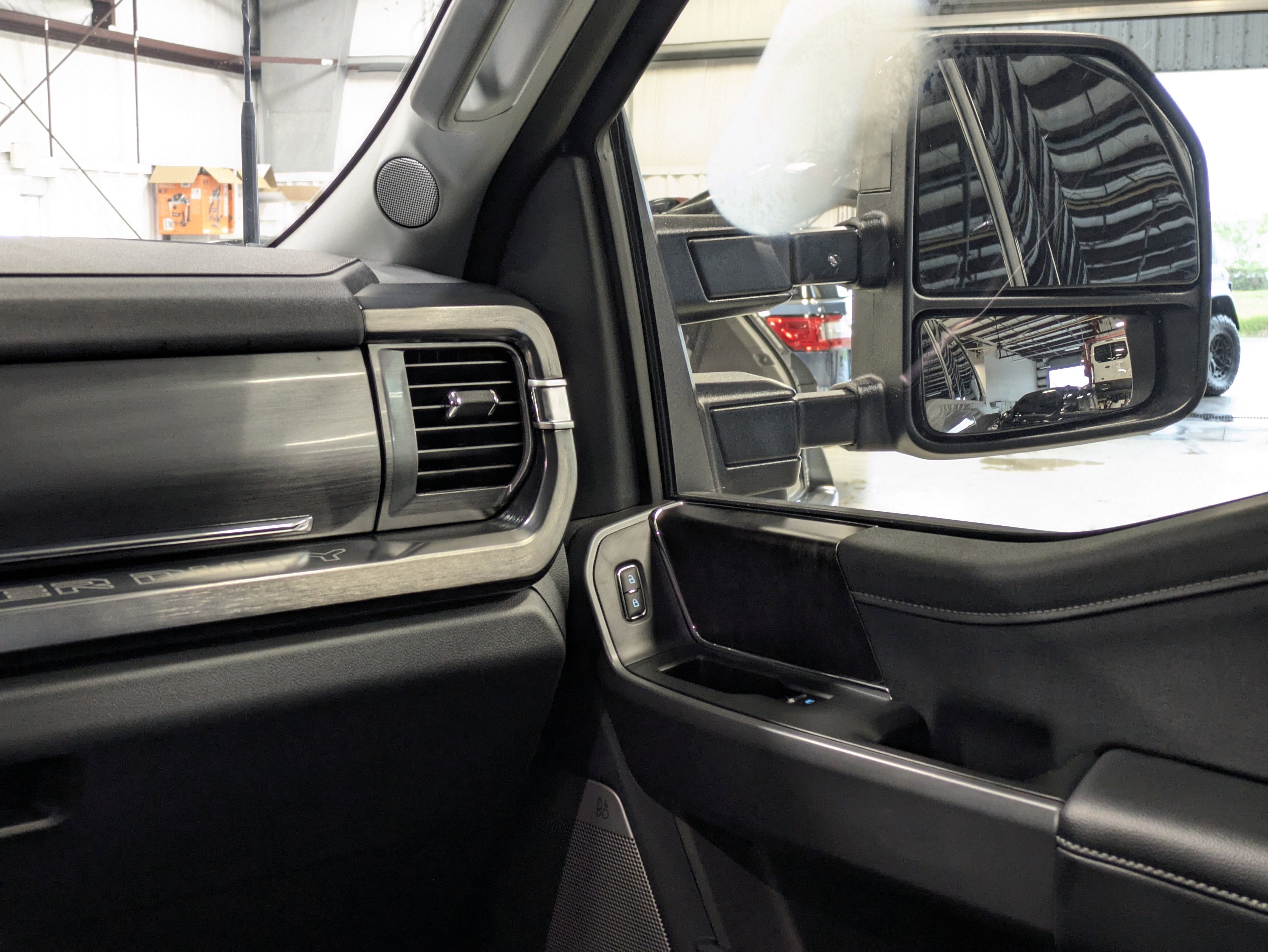 2025 Ford Super Duty F-250 SRW LARIAT