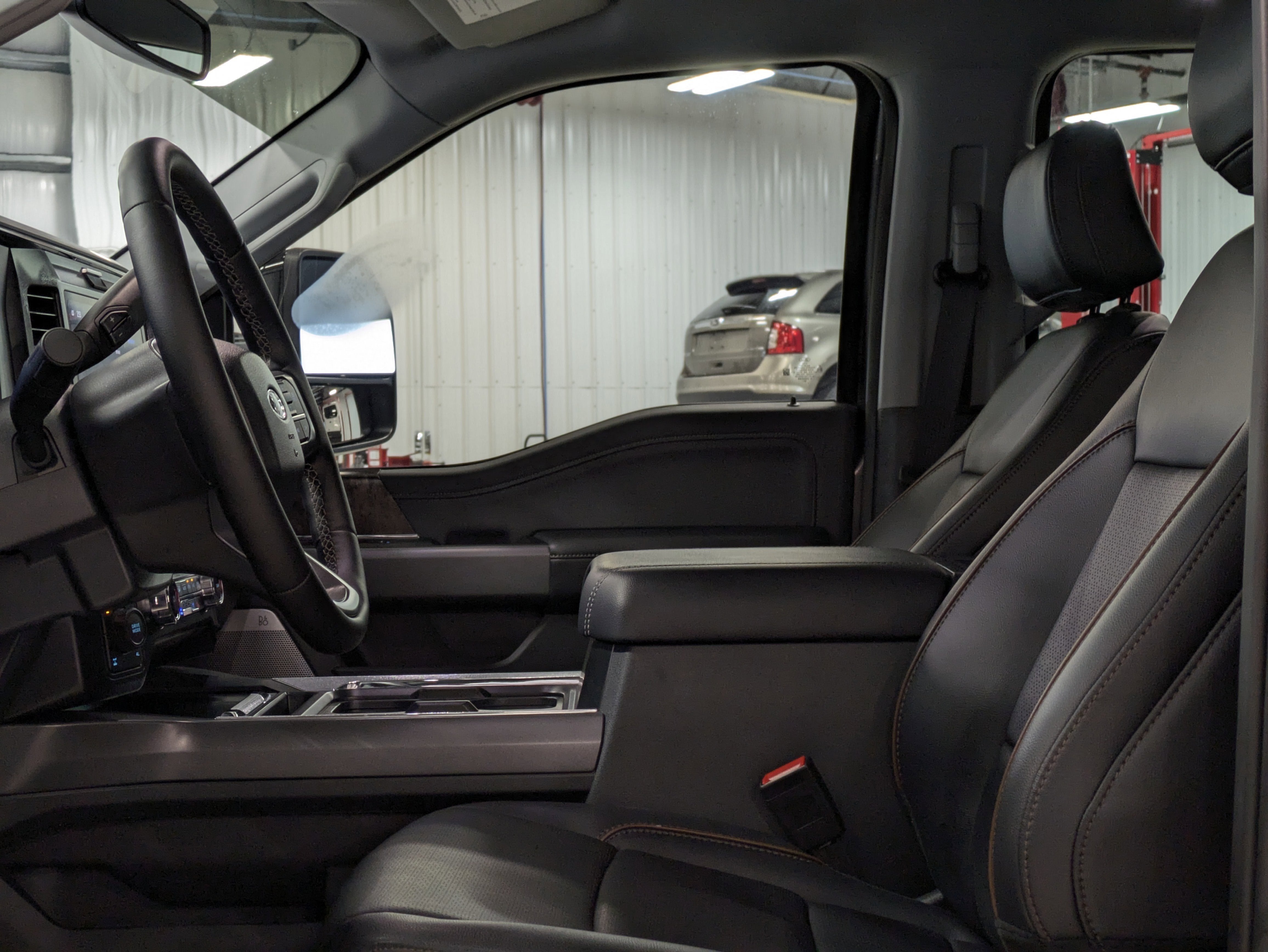 2025 Ford Super Duty F-250 SRW LARIAT