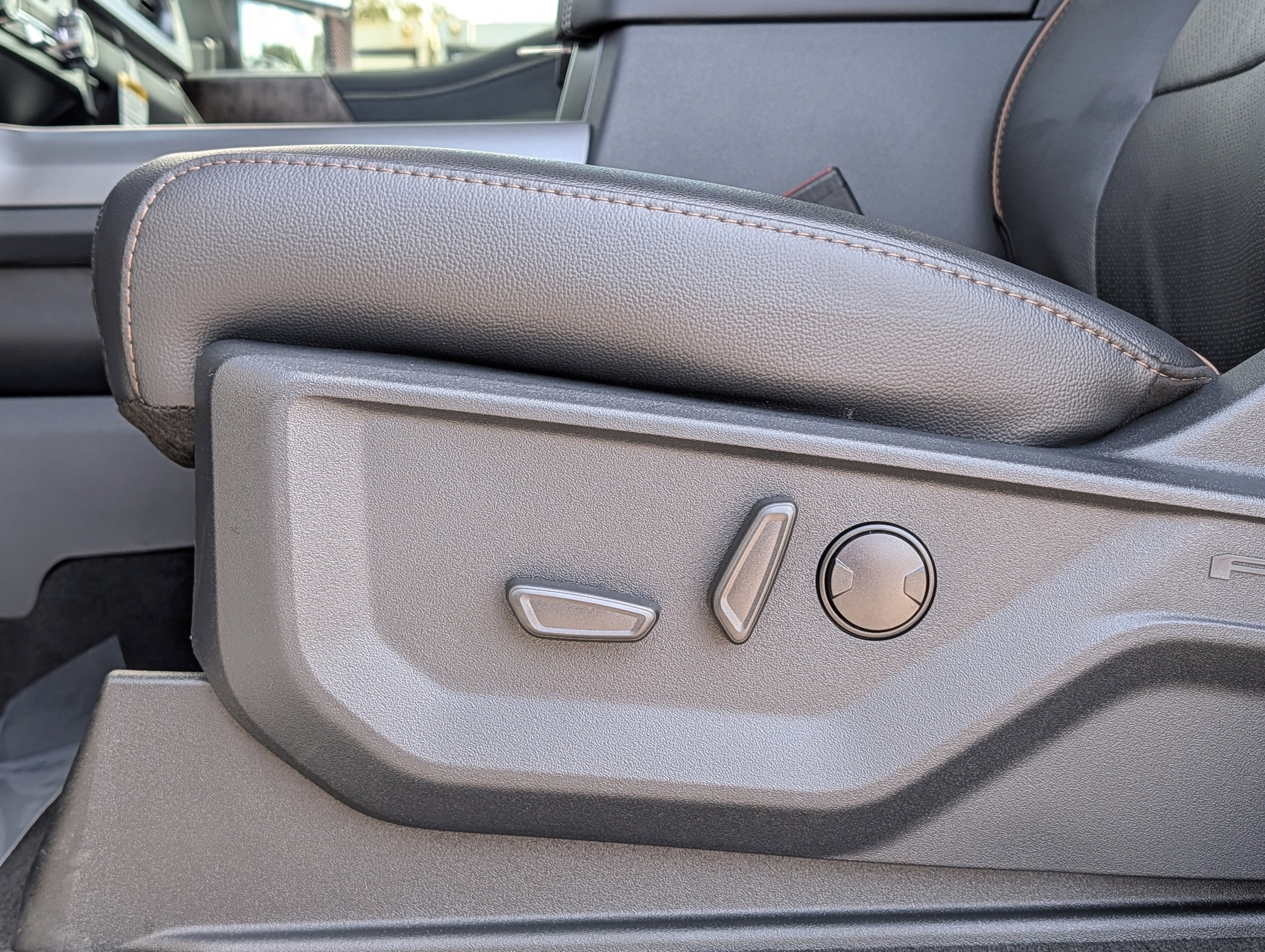 2026 Ford SUPER DUTY F-250 Lariat