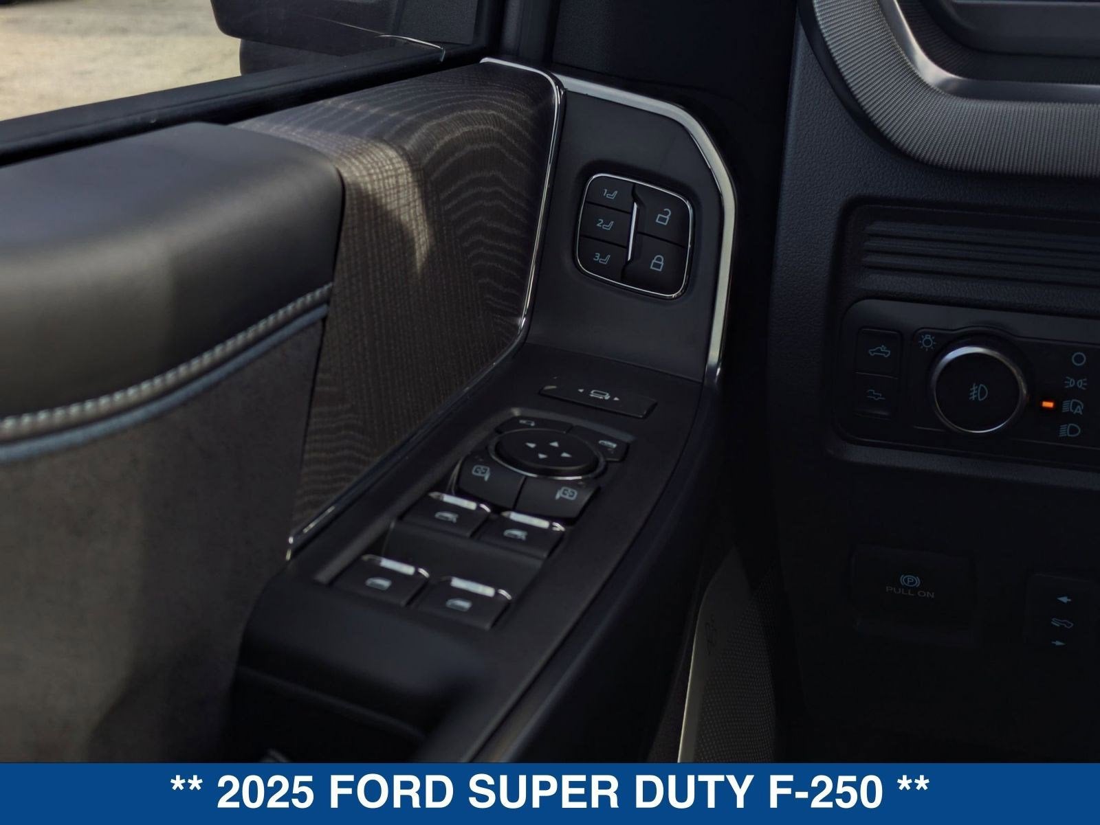 2025 Ford Super Duty F-250 SRW Platinum