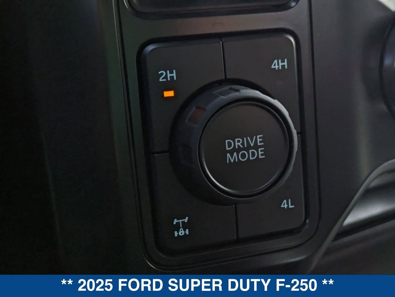 2025 Ford Super Duty F-250 SRW Platinum