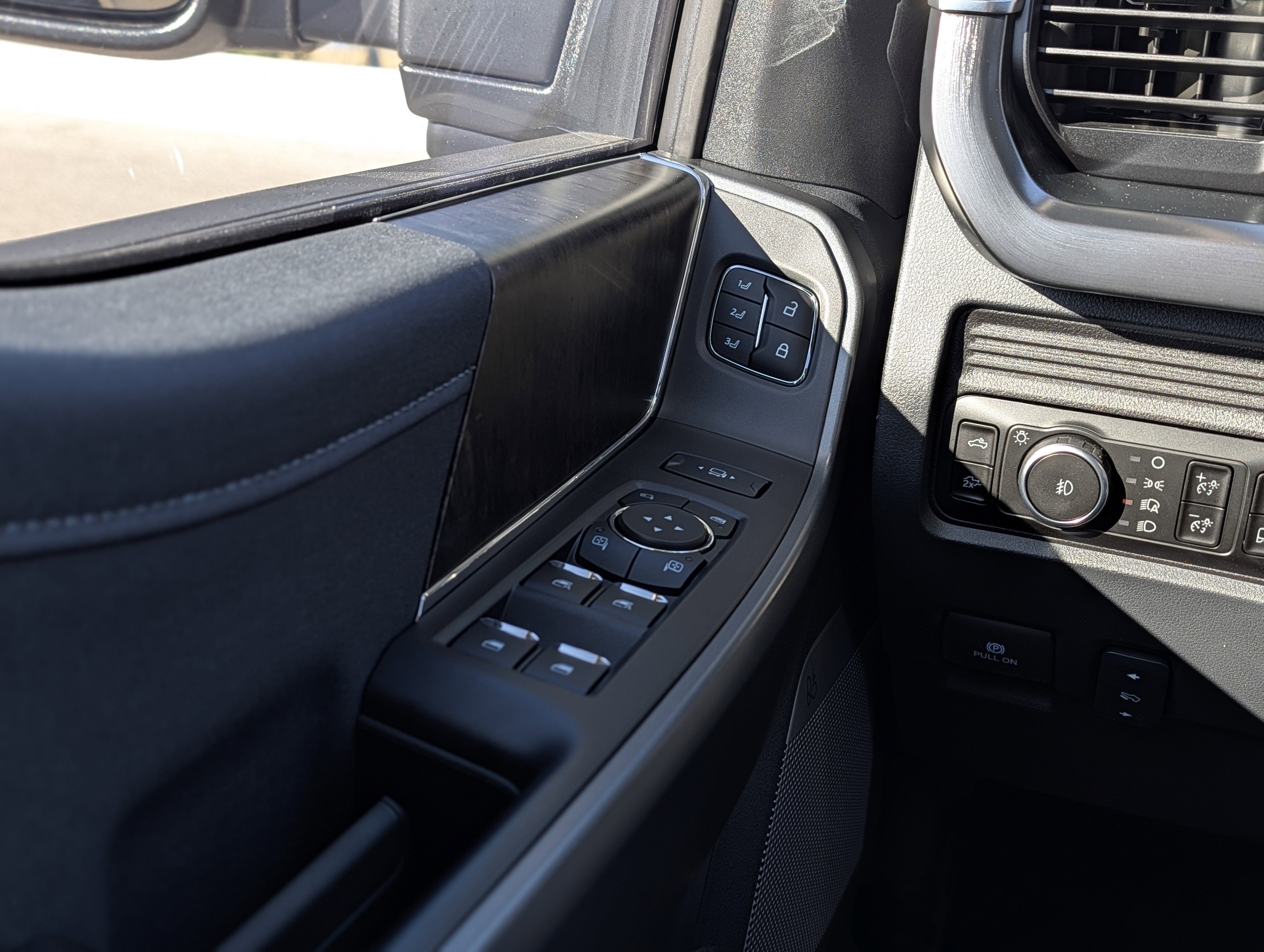 2026 Ford SUPER DUTY F-250 Lariat