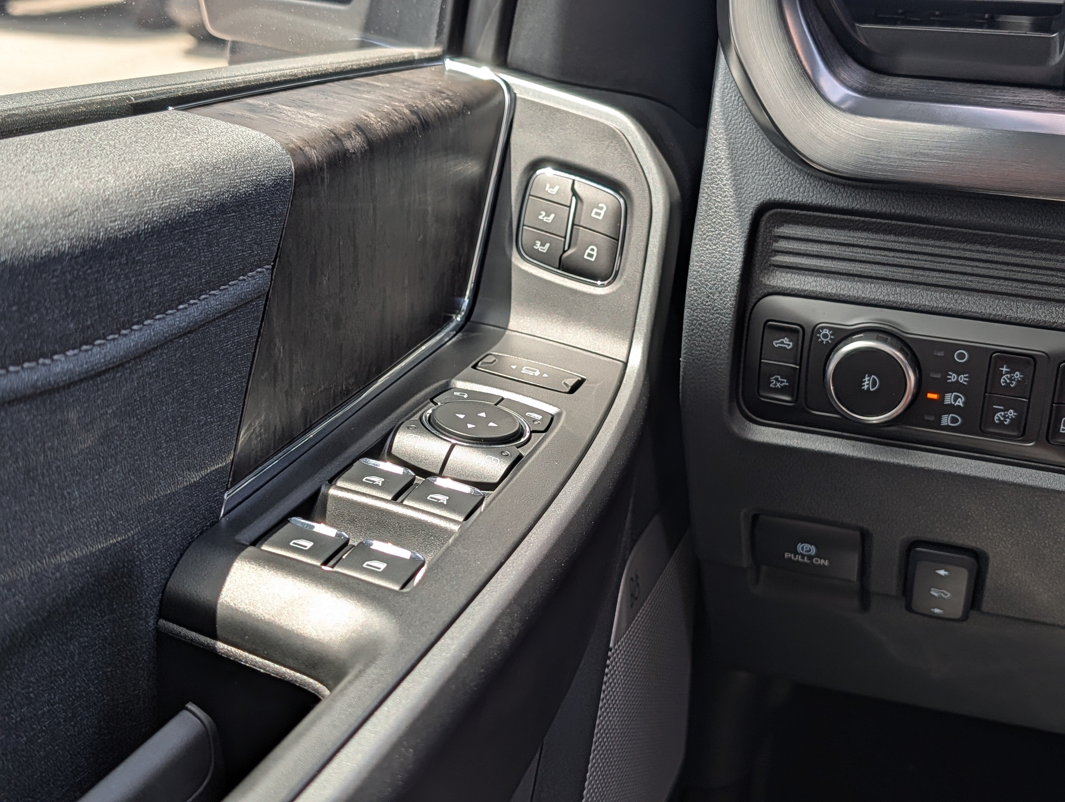 2026 Ford SUPER DUTY F-250 Lariat