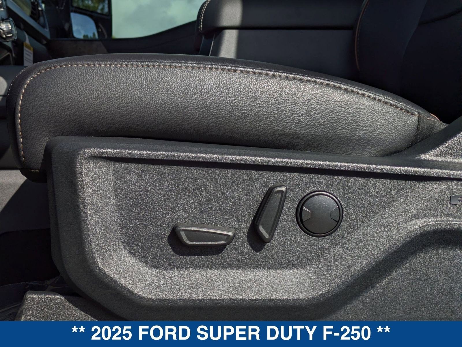 2025 Ford SUPER DUTY F-250 Lariat