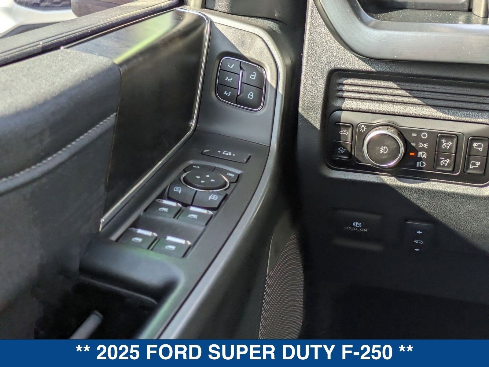 2025 Ford SUPER DUTY F-250 Lariat