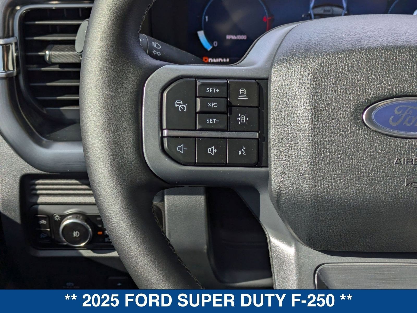 2025 Ford SUPER DUTY F-250 Lariat
