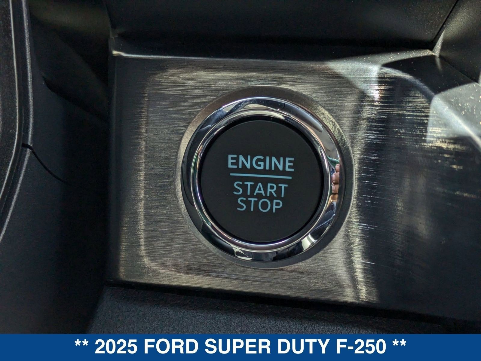 2025 Ford SUPER DUTY F-250 Lariat