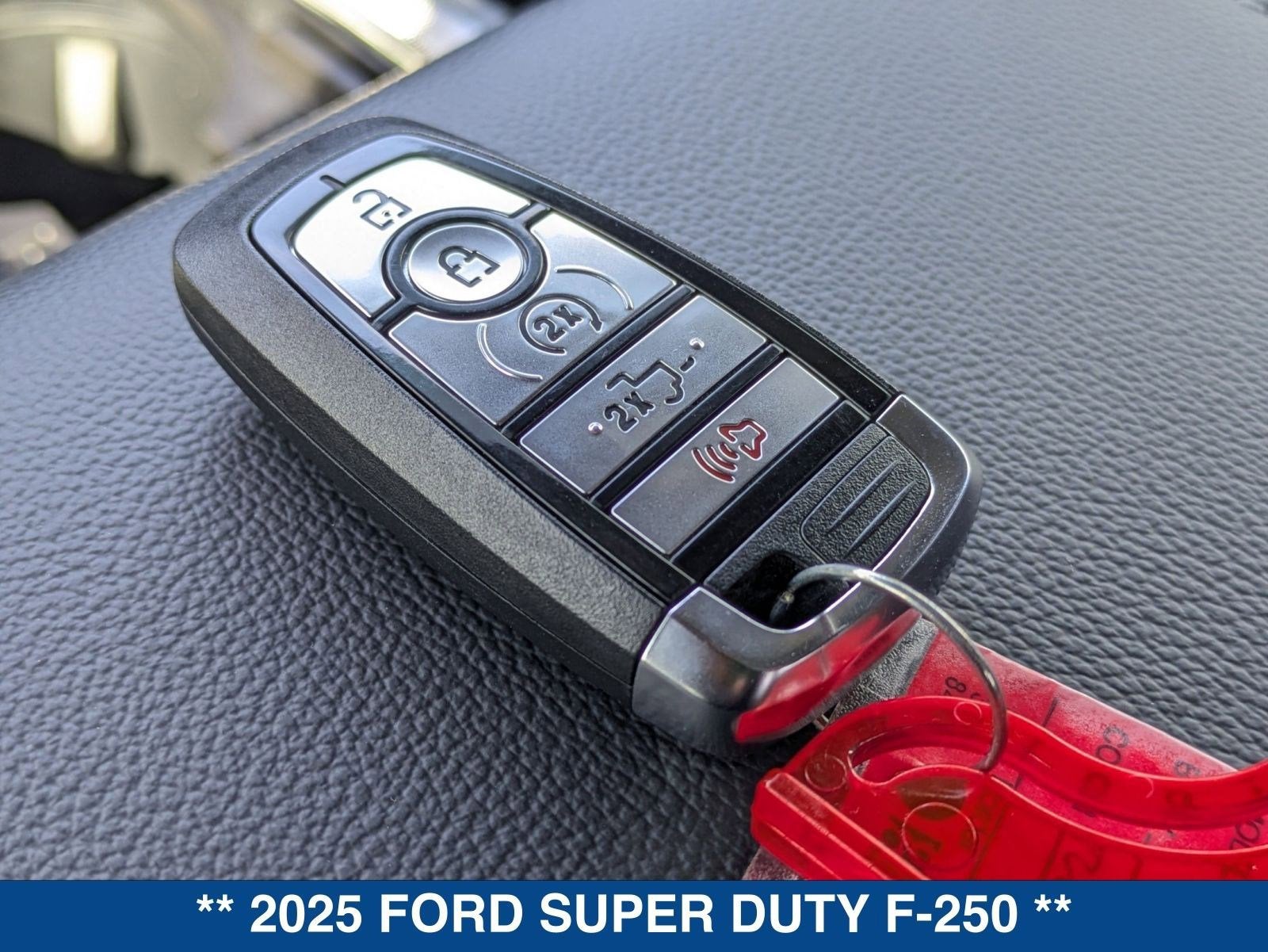 2025 Ford SUPER DUTY F-250 Lariat