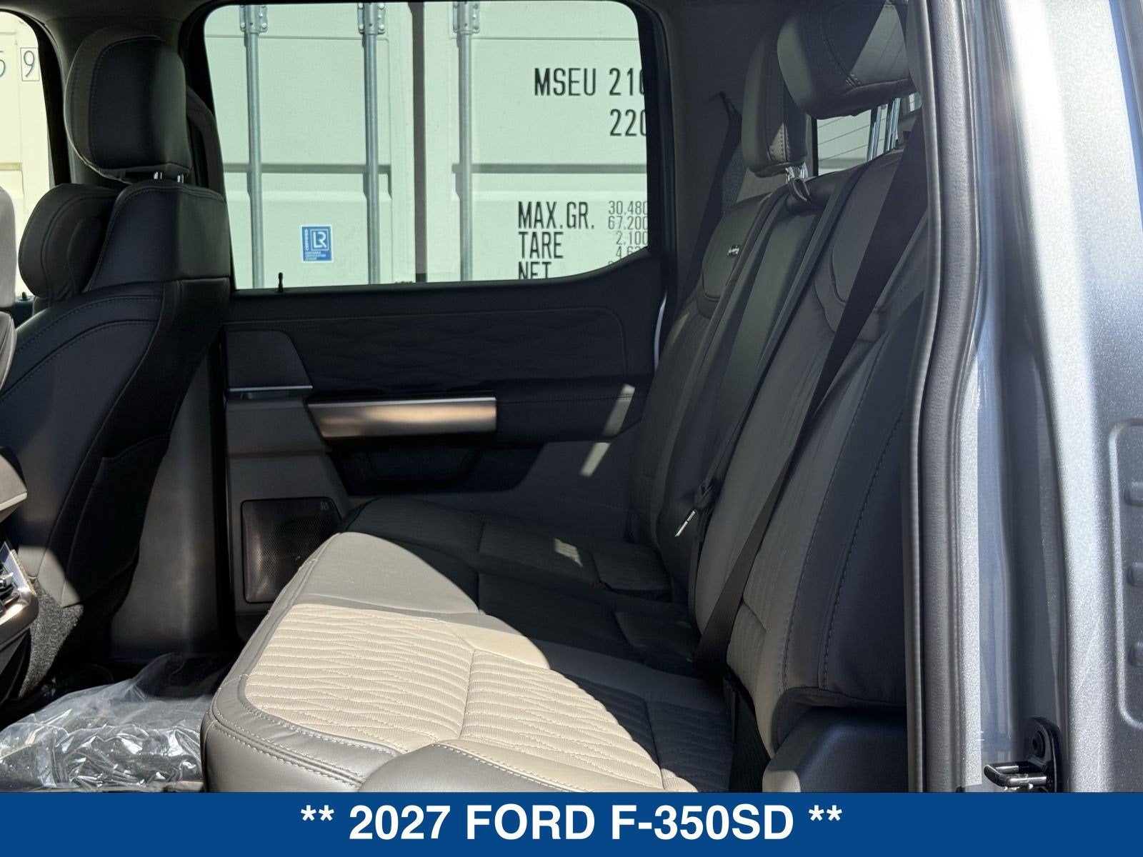 2027 Ford F-350SD Platinum
