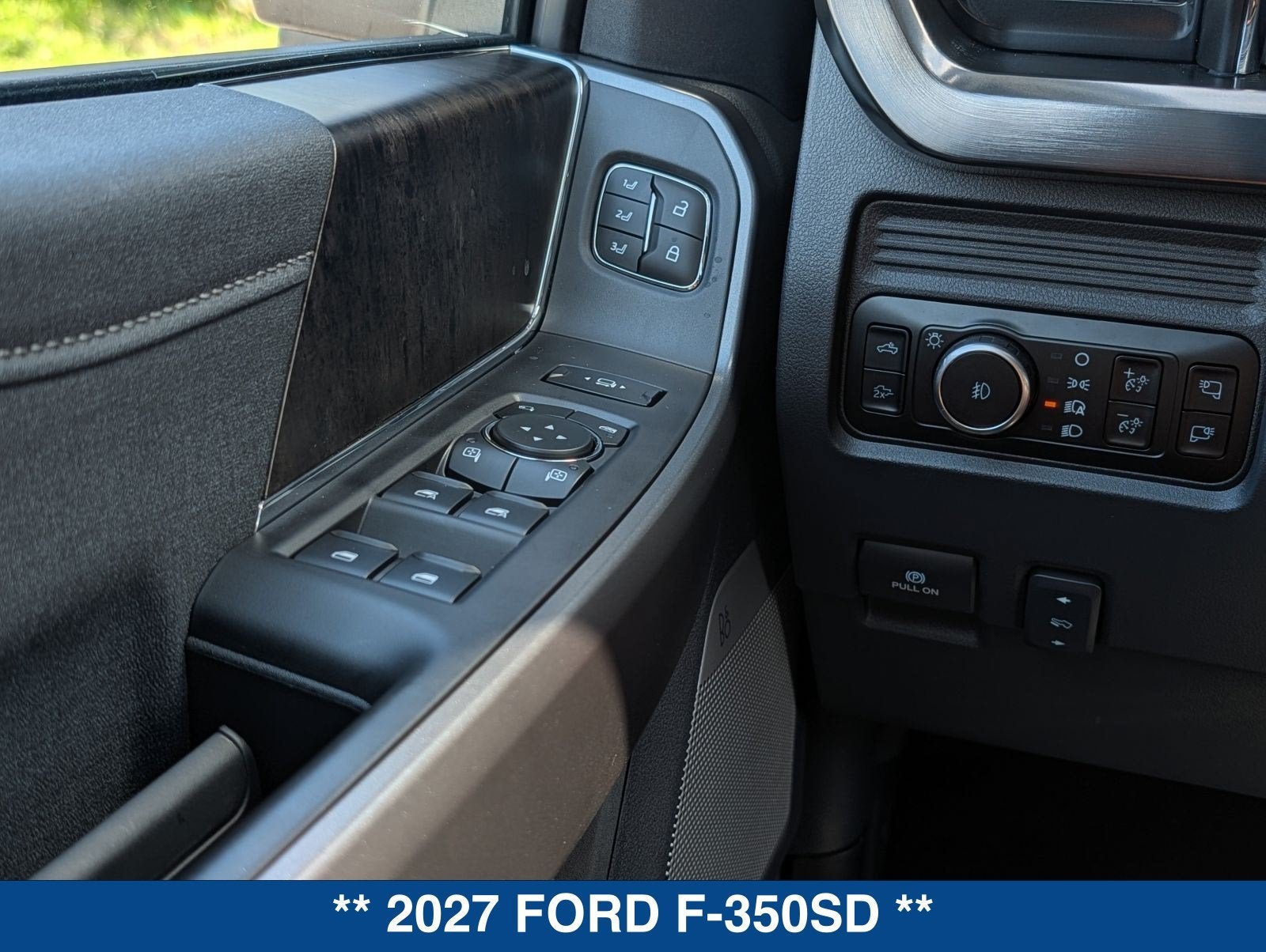2027 Ford F-350SD Lariat
