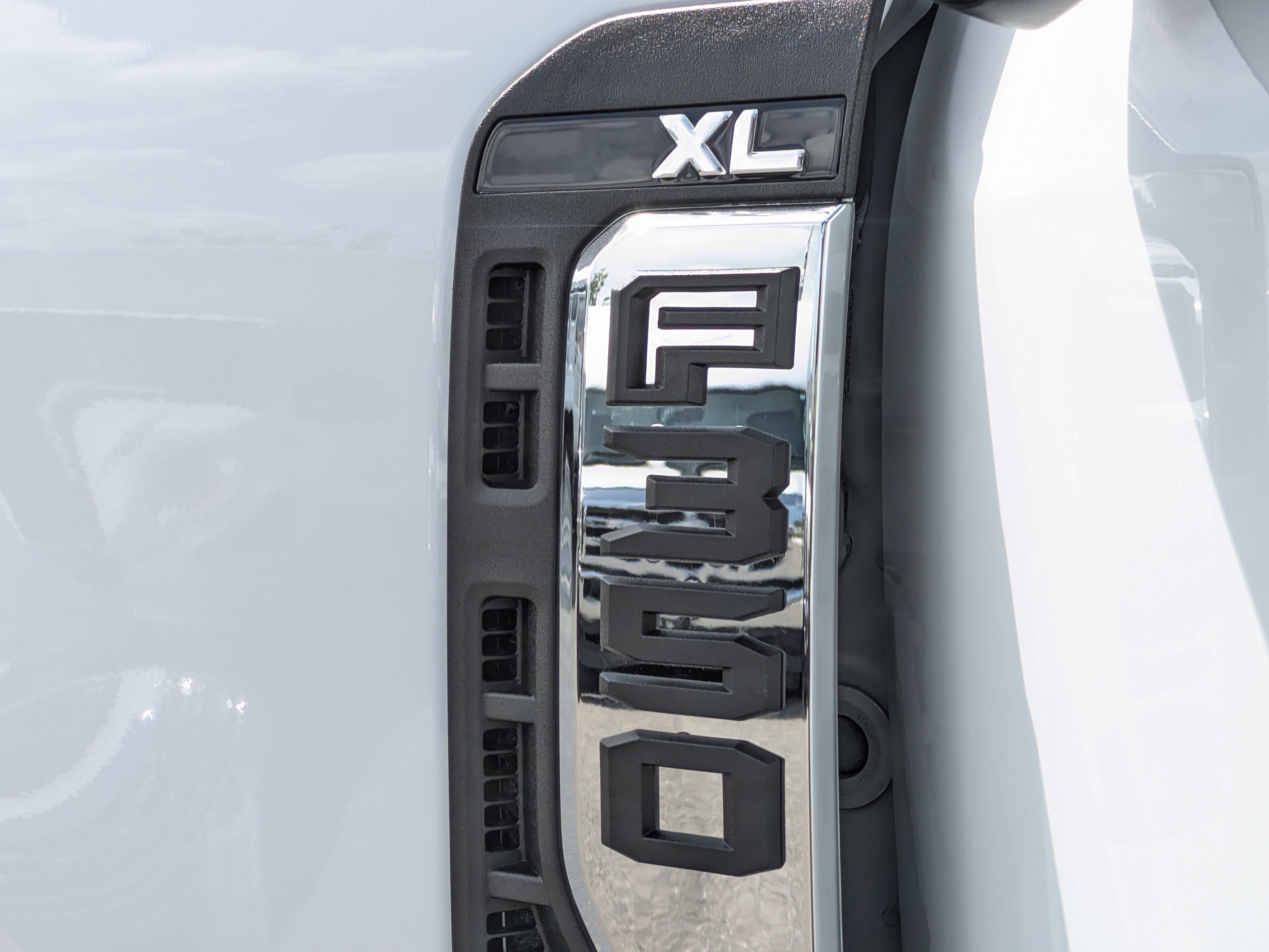 2025 Ford Super Duty F-350 SRW XL