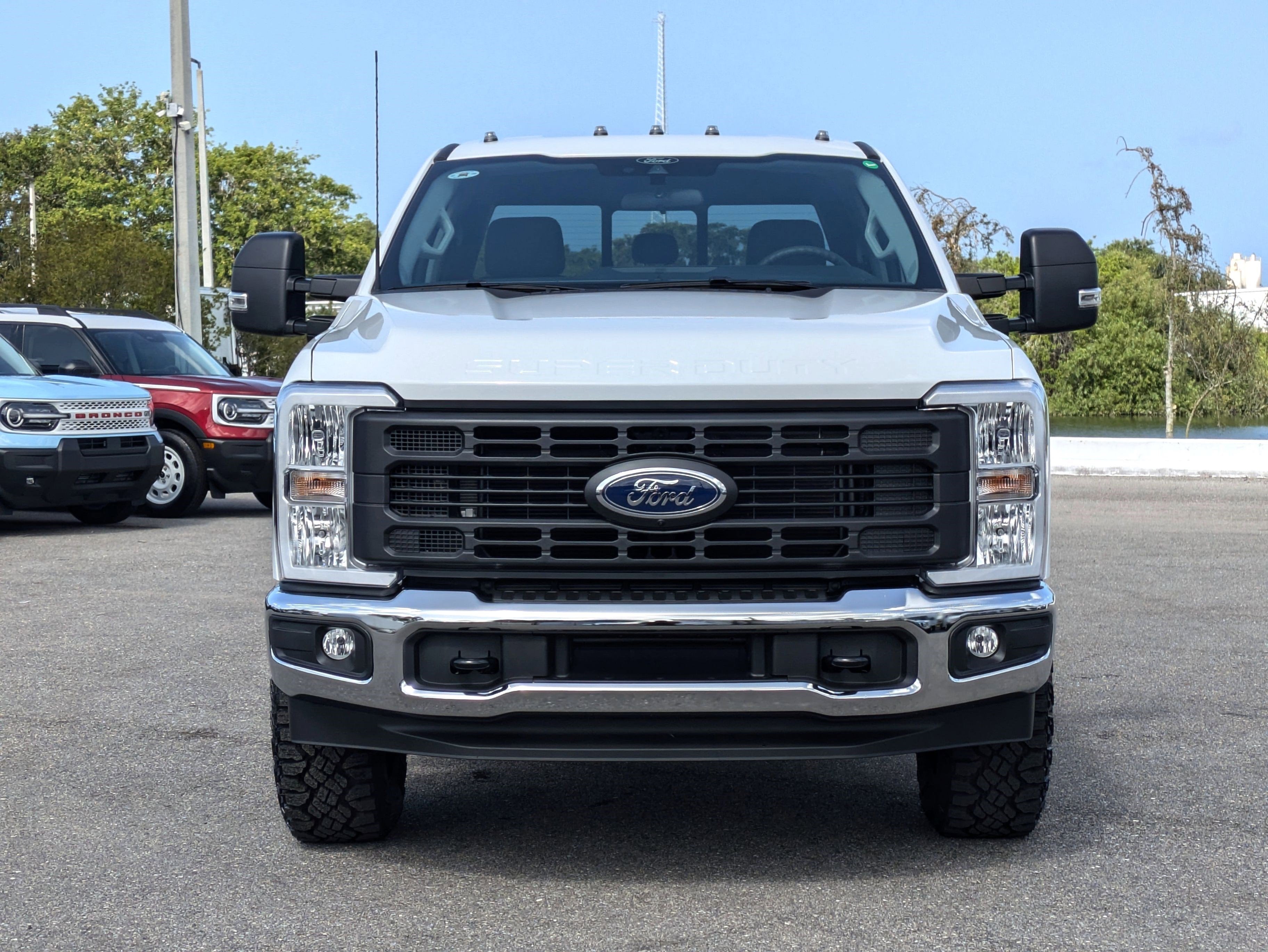 2025 Ford Super Duty F-350 SRW XL