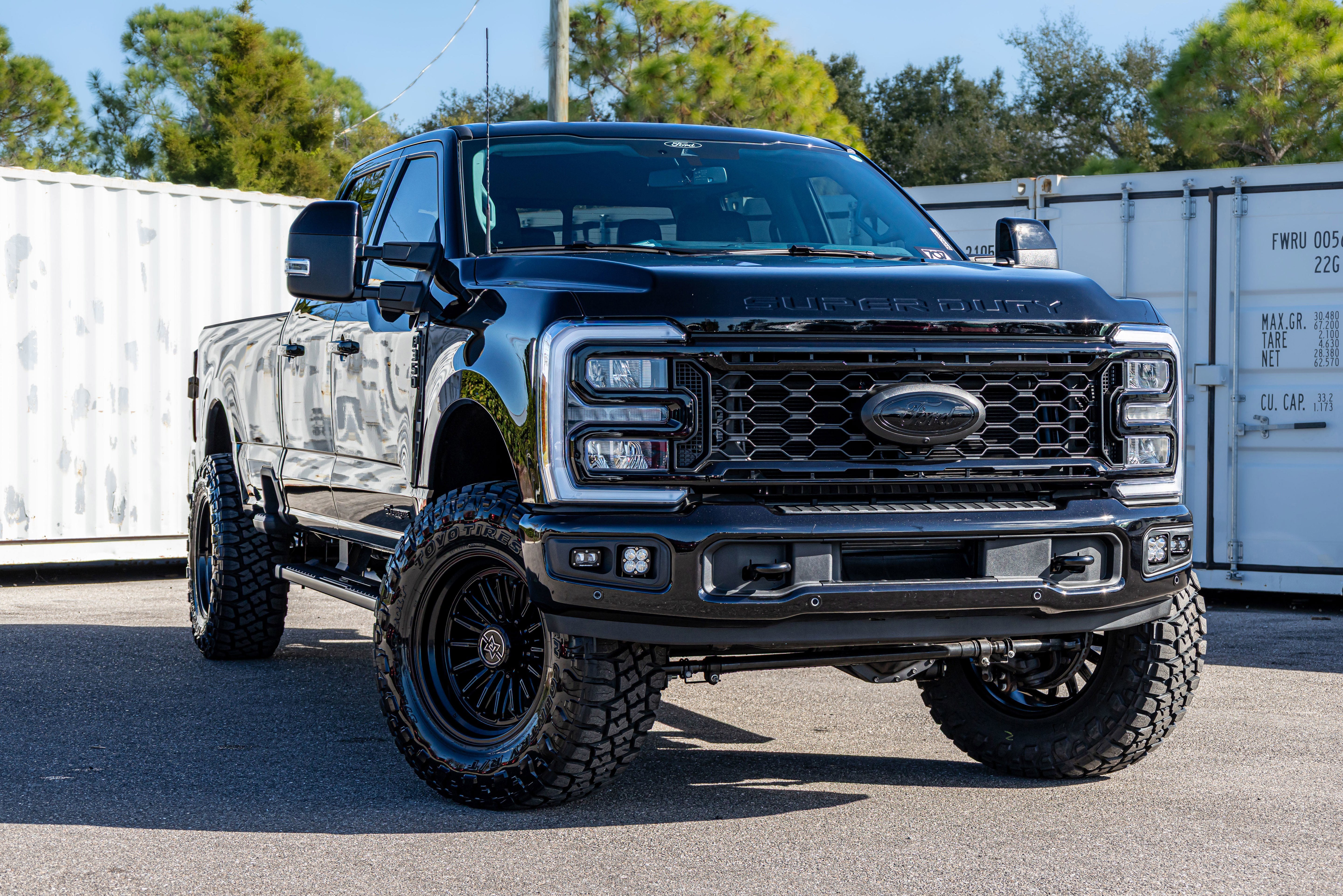 2025 Ford Super Duty F-350 SRW LARIAT