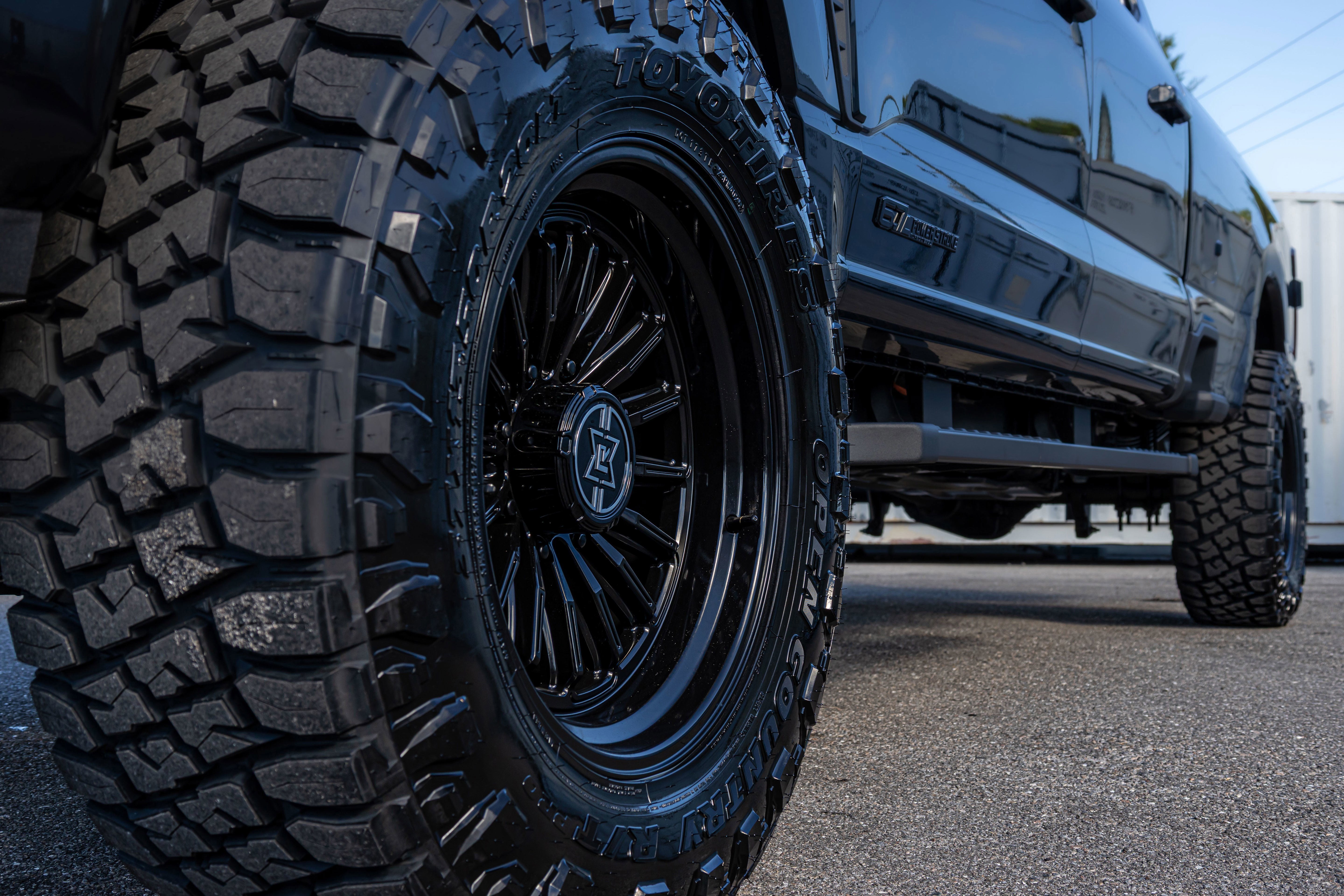 2025 Ford Super Duty F-350 SRW LARIAT