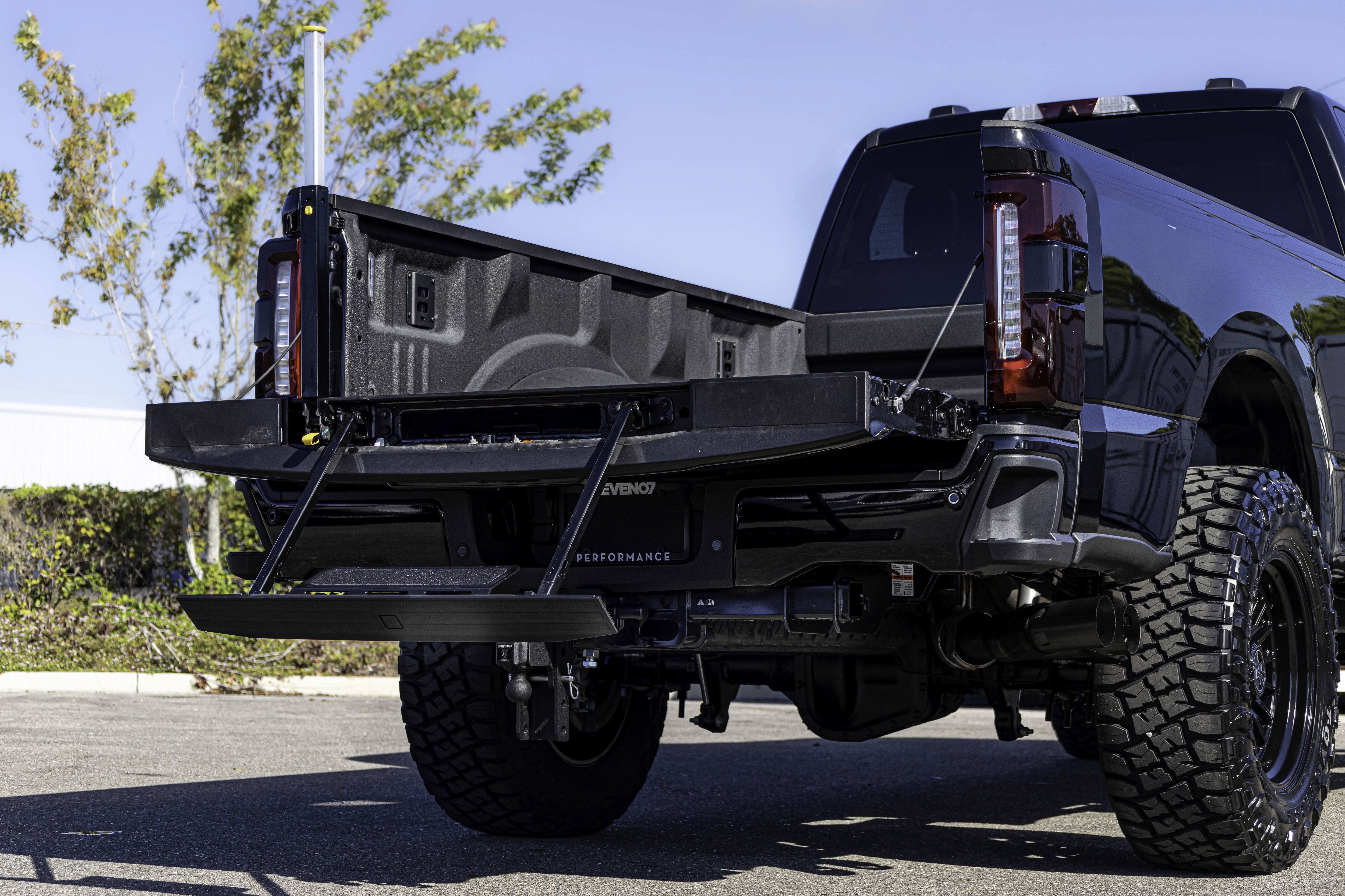 2025 Ford Super Duty F-350 SRW LARIAT