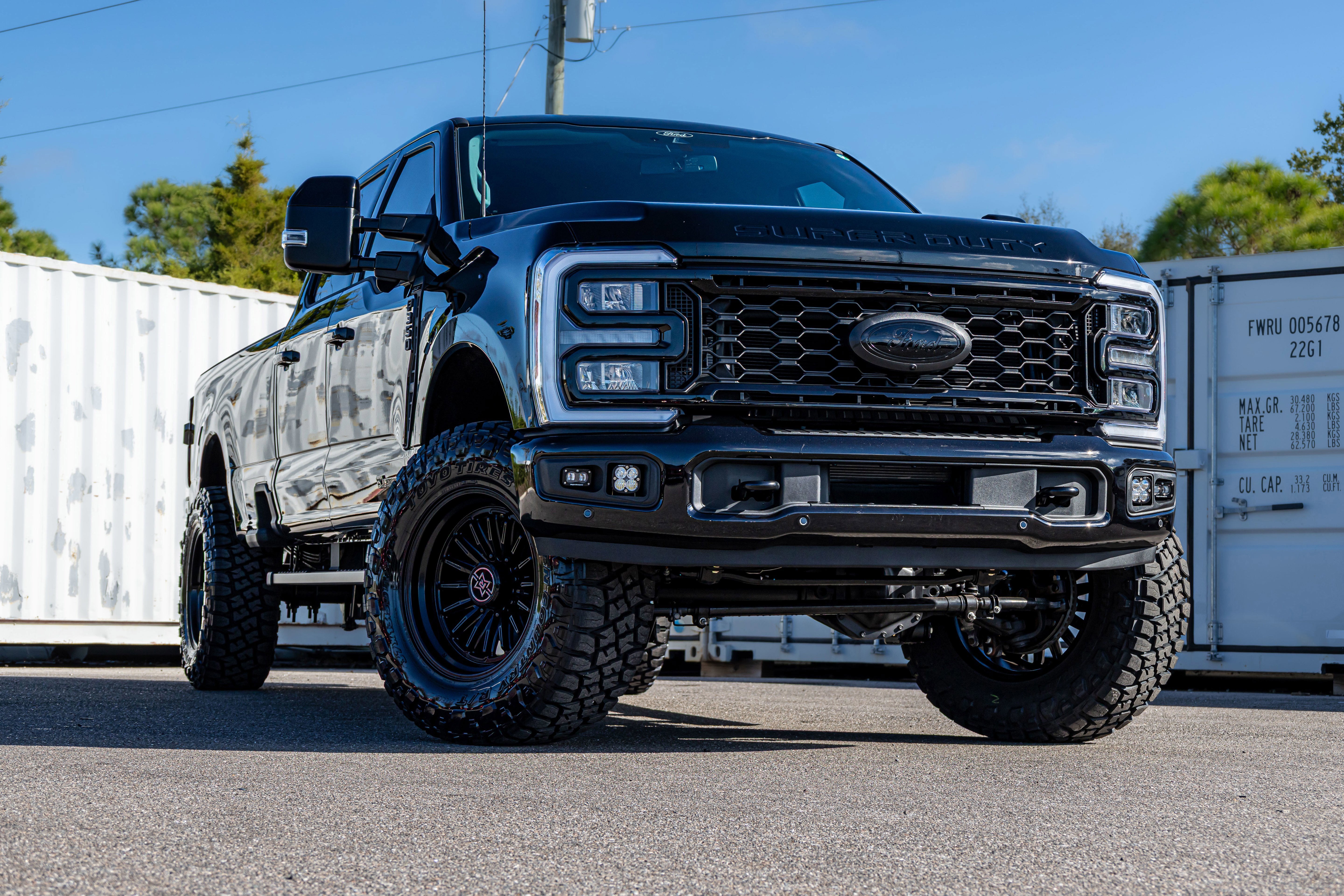 2025 Ford Super Duty F-350 SRW LARIAT