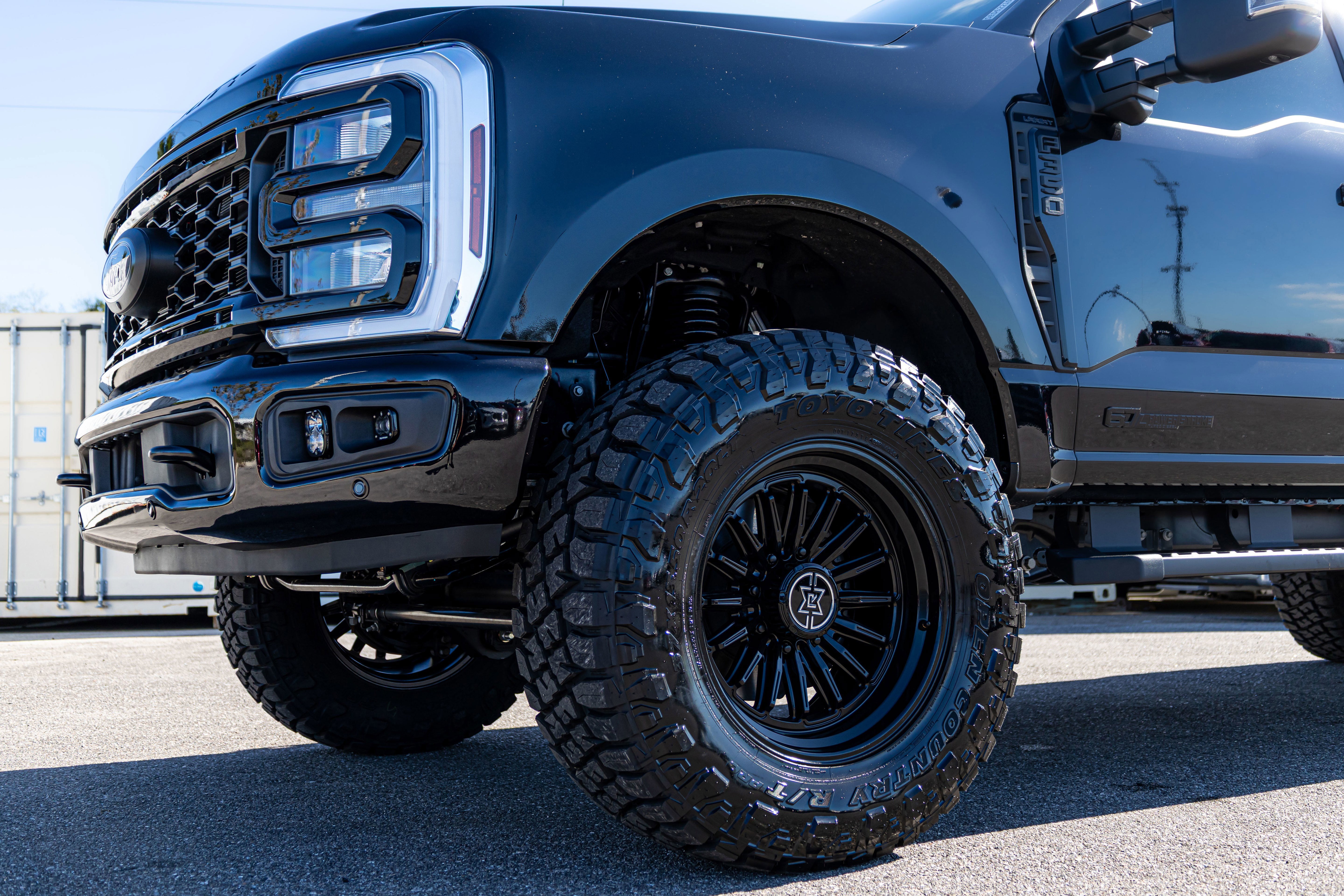 2025 Ford Super Duty F-350 SRW LARIAT