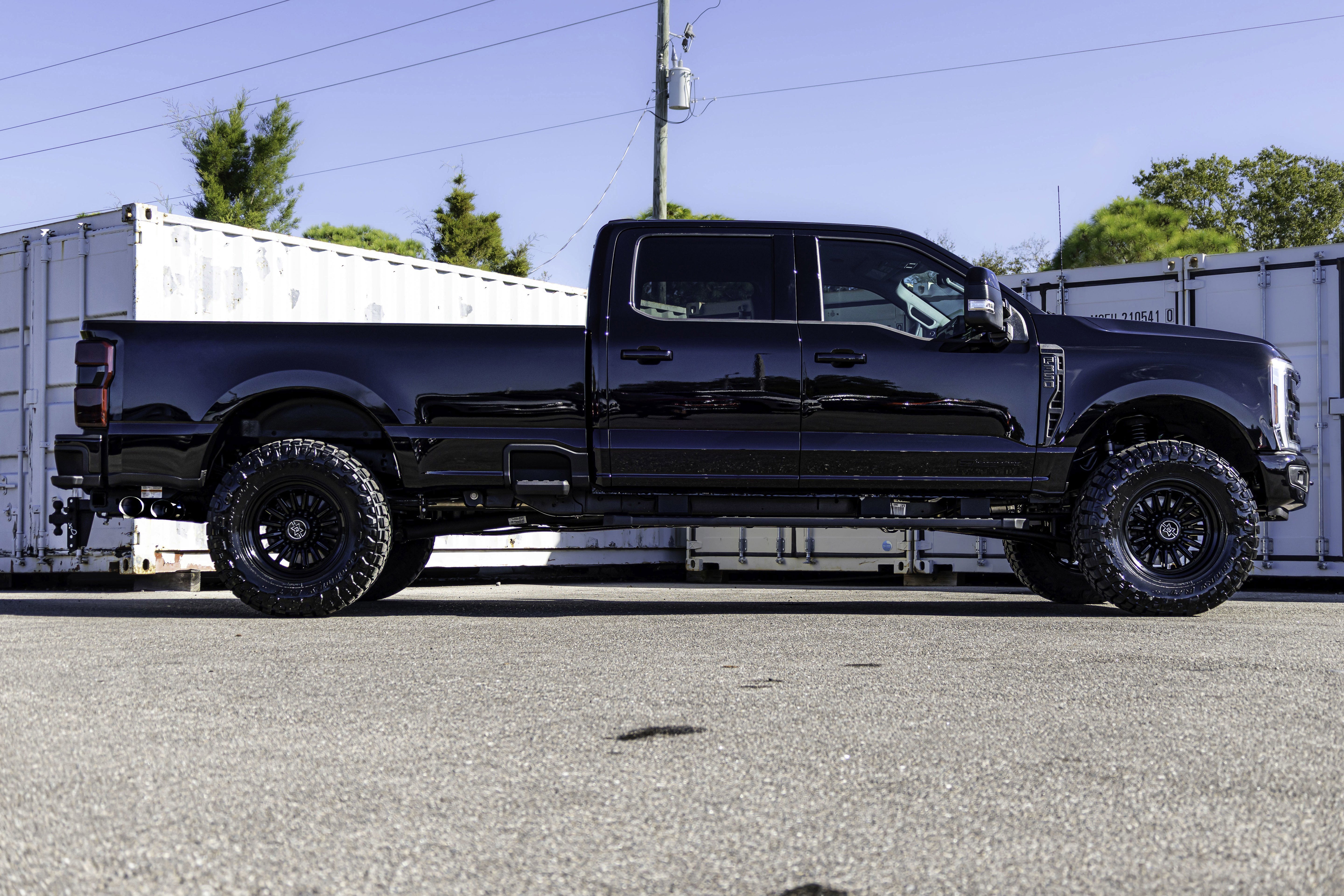 2025 Ford Super Duty F-350 SRW LARIAT