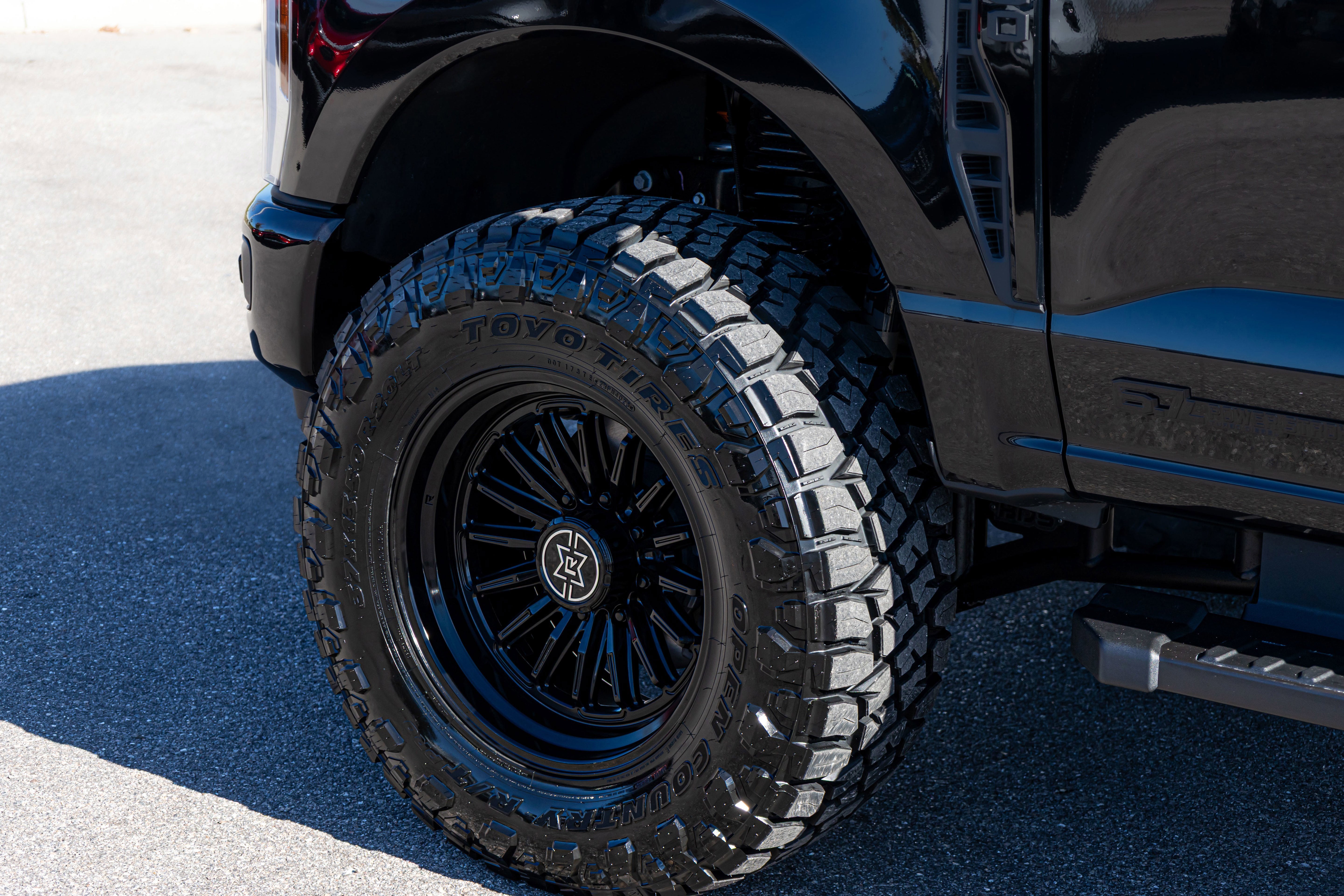 2025 Ford Super Duty F-350 SRW LARIAT