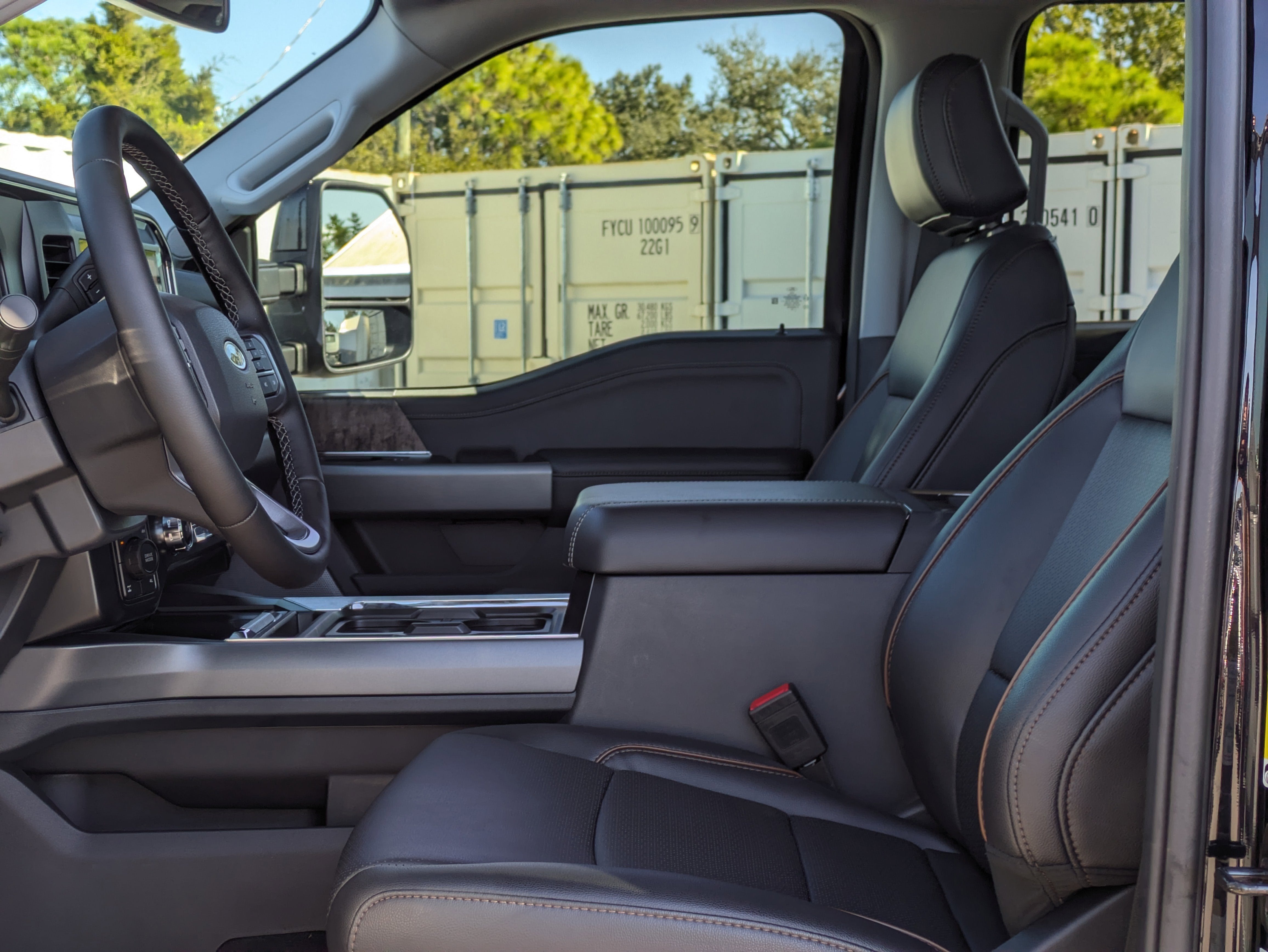 2025 Ford Super Duty F-350 SRW LARIAT