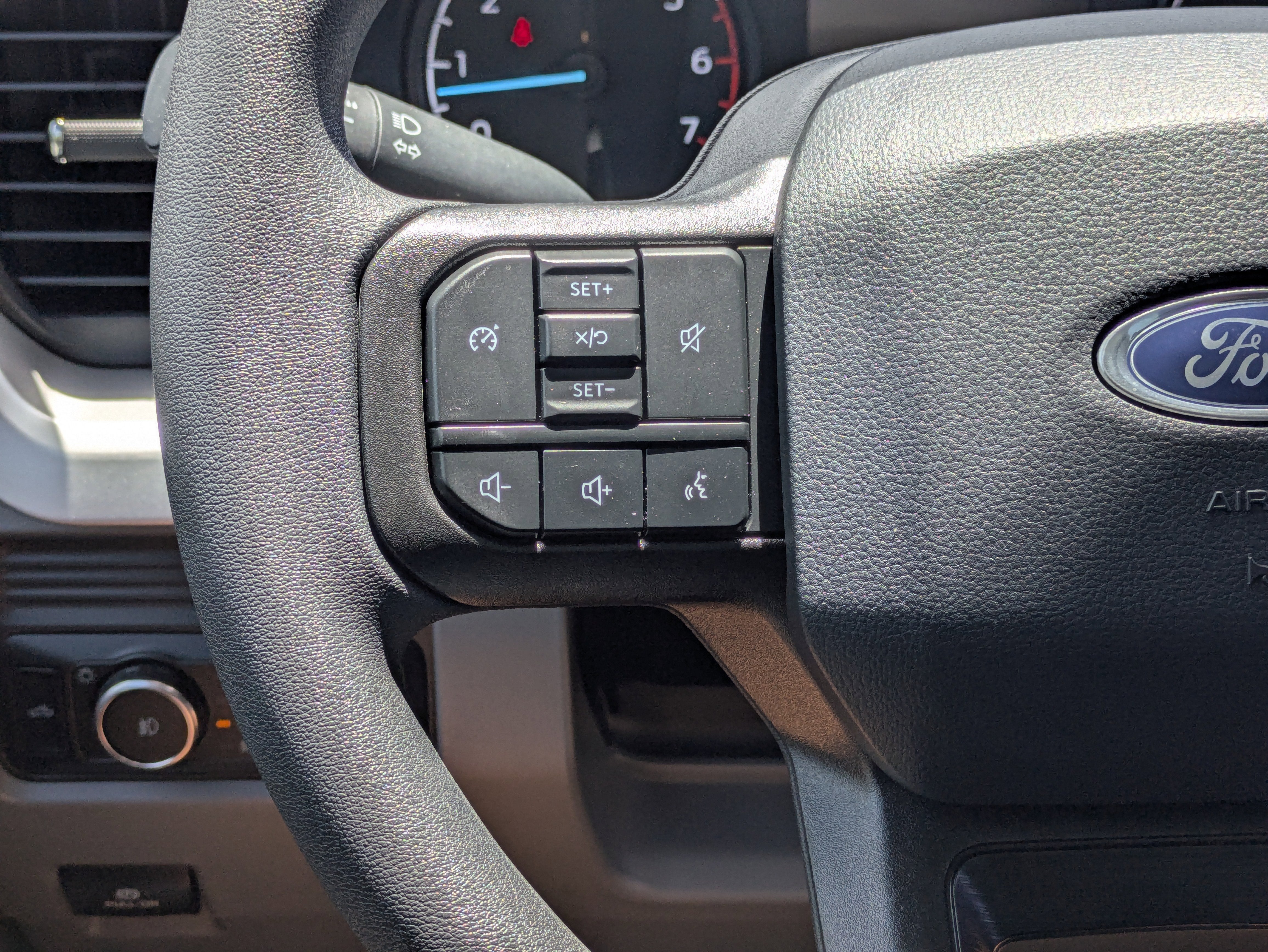 2025 Ford Super Duty F-350 SRW XL