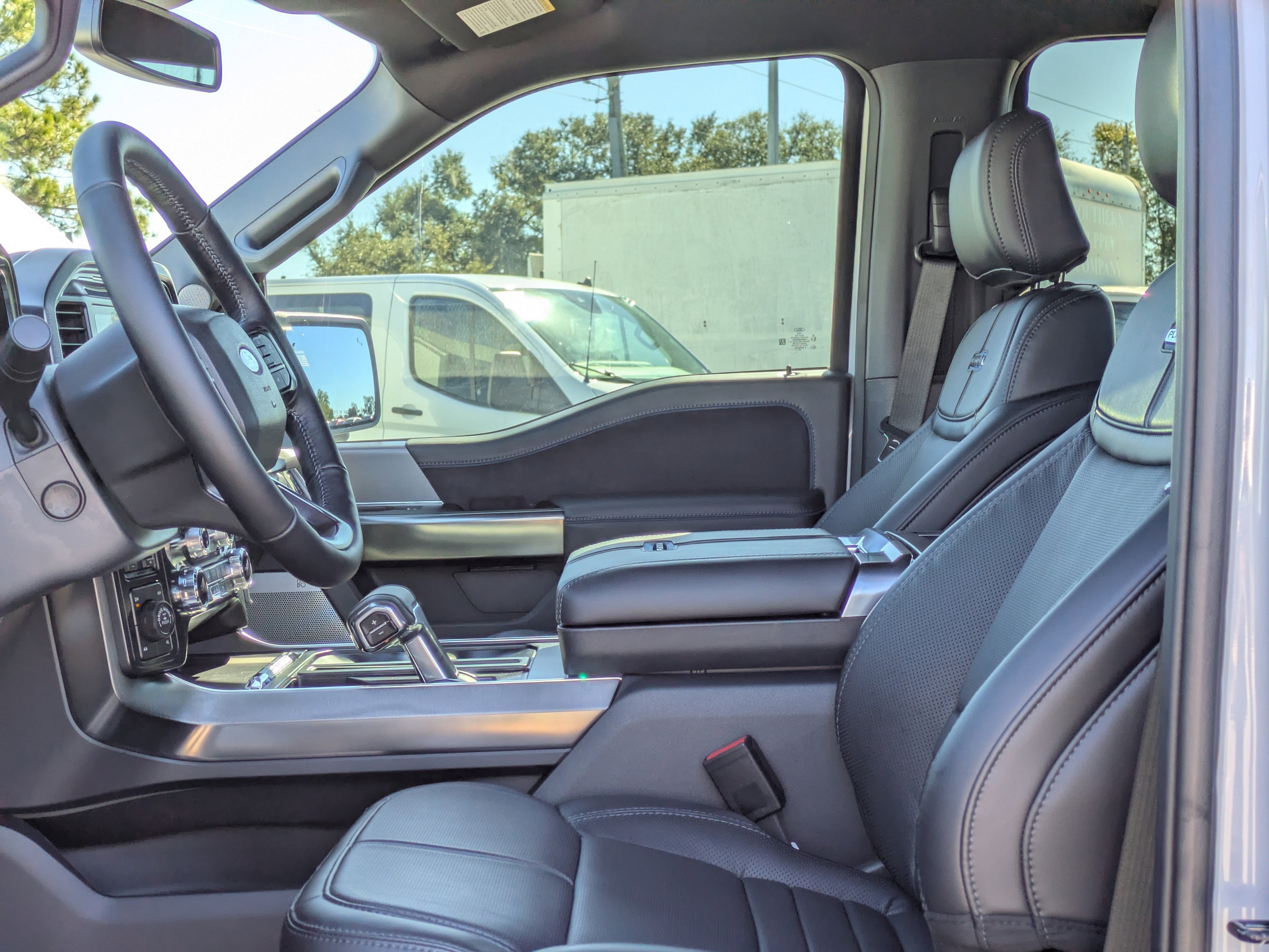 2025 Ford F-150 Platinum