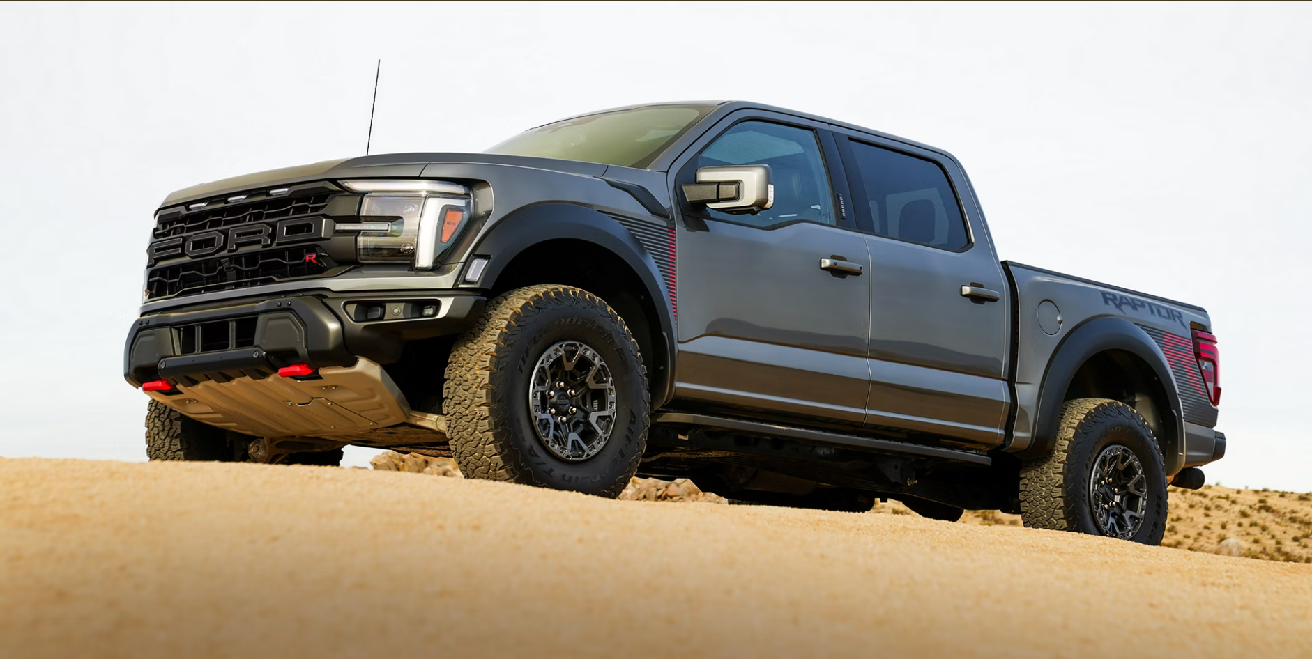 2026 Ford F-150 XLT SuperCrew 4x4 exterior front three-quarter view